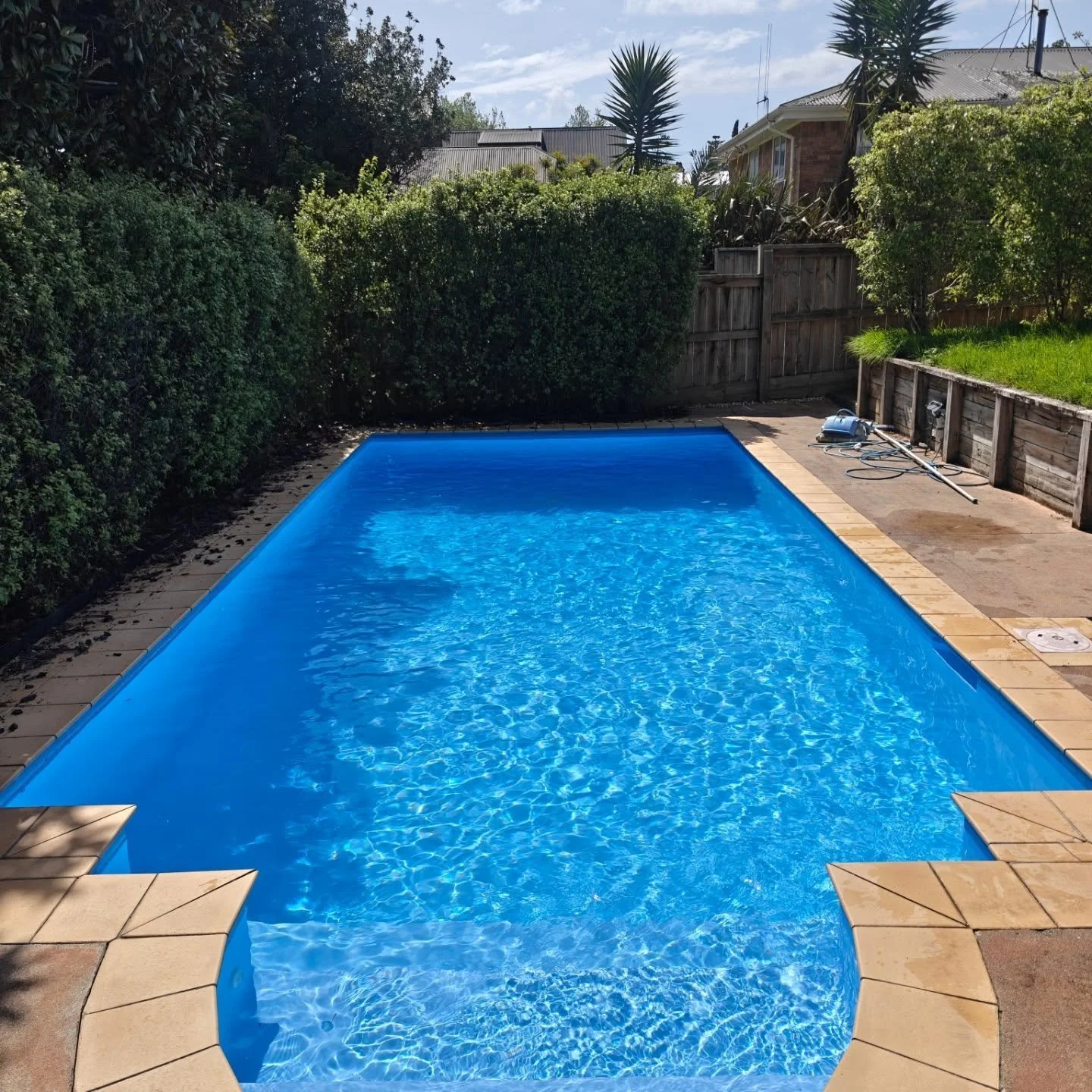 Tick one thing off your to-do list. Book a green pool clean today and get in that first dip of the season