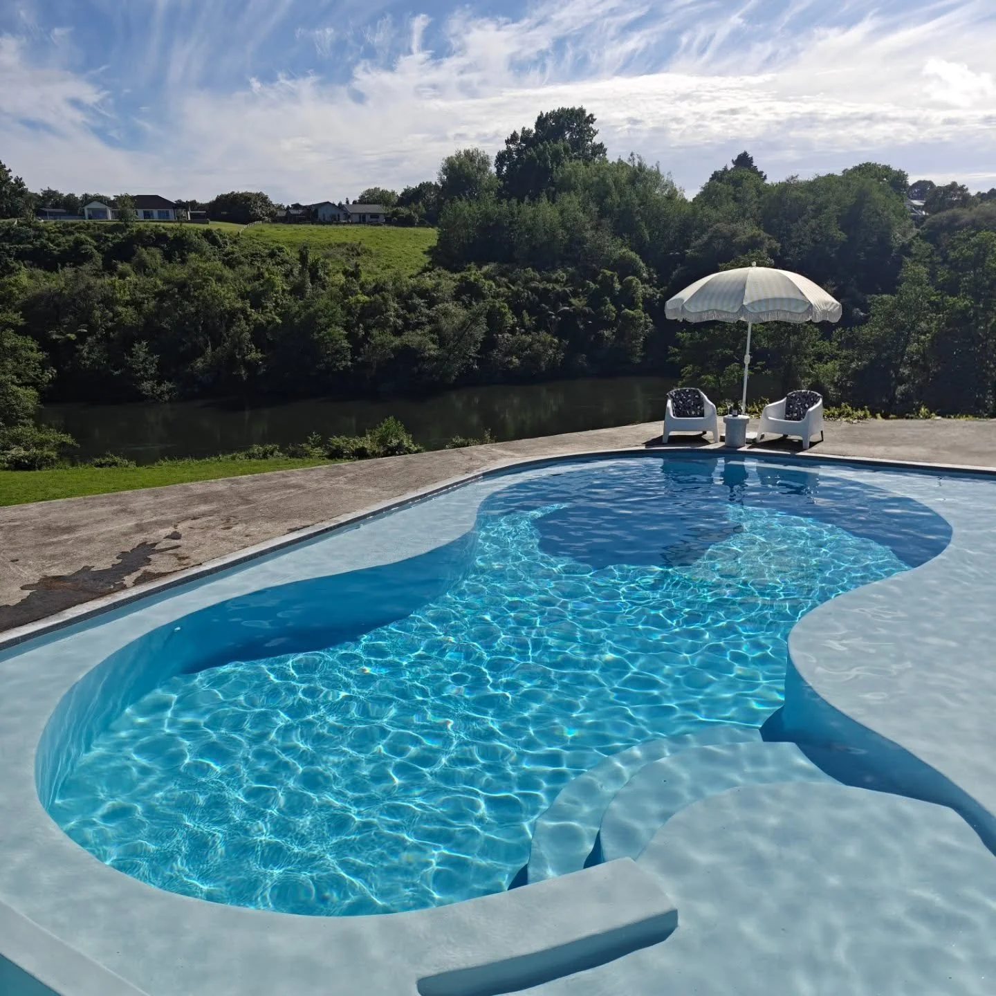 Cracking Saturday morning by the Waikato river ⛱️