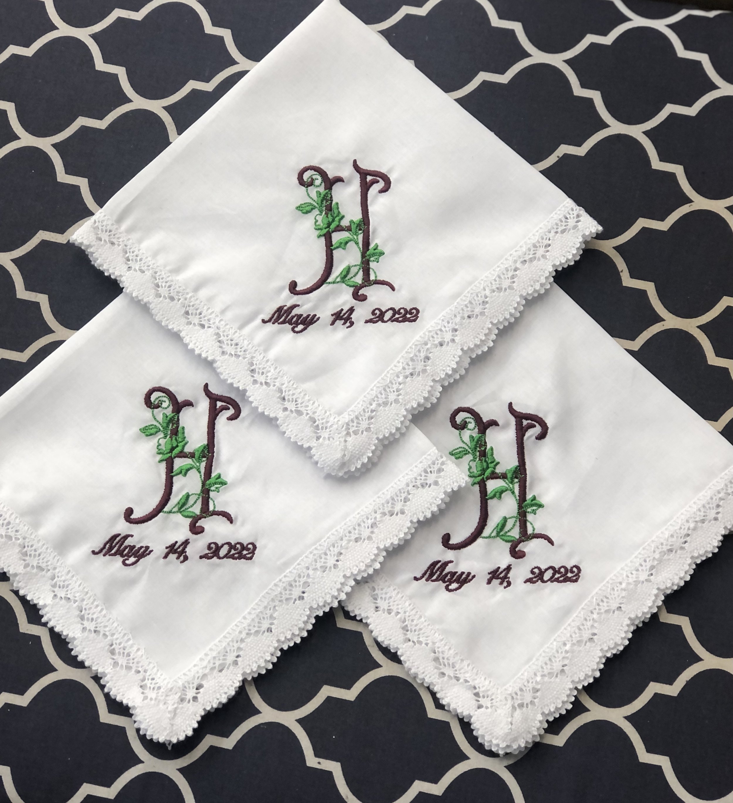 Cloth-napkins-with-embroidery- for-wedding-anniversary-celebration.jpg