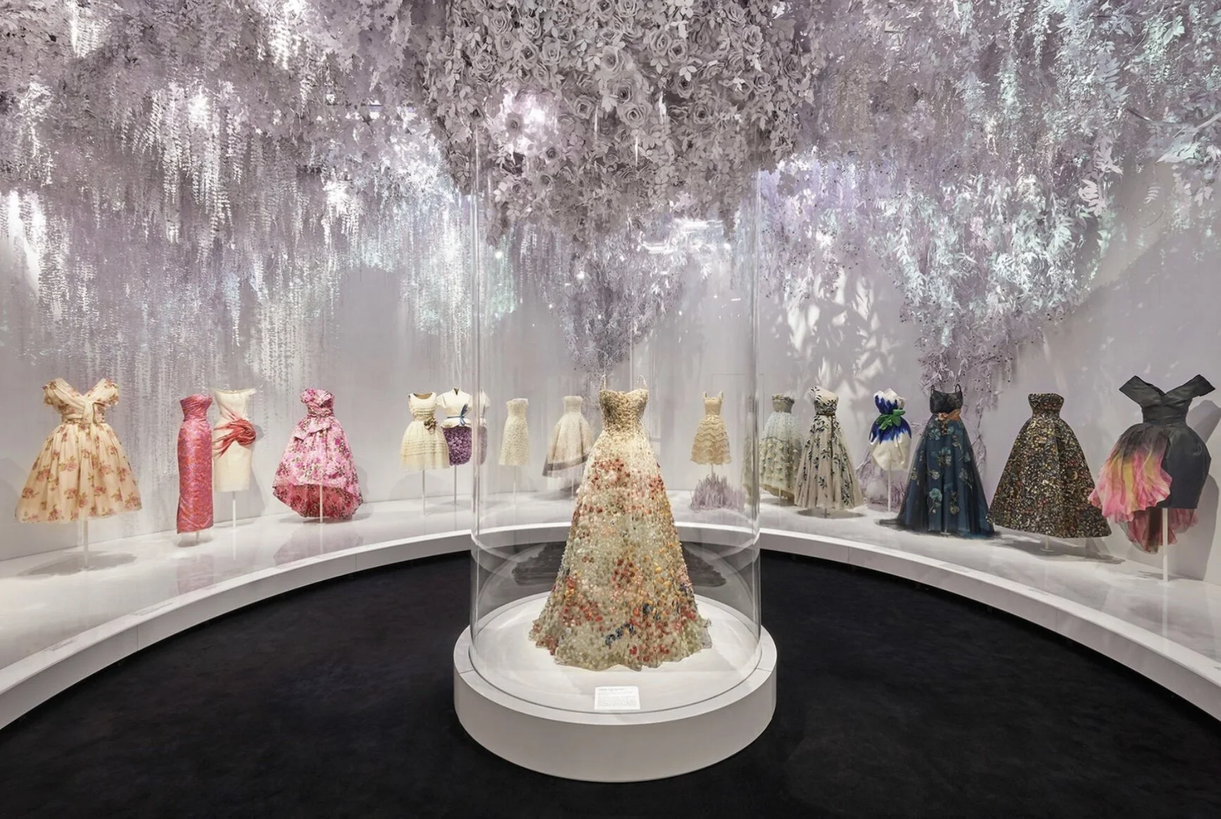 Garden Room, Dior Designer Of Dreams Exhibition ©Adrien Dirand