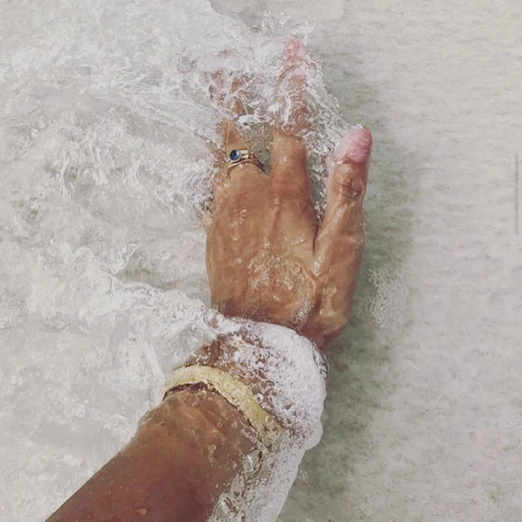 Hi beautiful 
I'm wondering if you know that story of a broken heart ?
The tale represents a person that went all in and broke into pieces when relationship ended?
That story continues on for some time 
It continued in blame, reflection and guilt