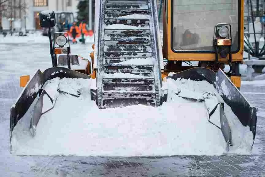 Snow Removal in Winnipeg – Residential &amp; Commercial Winter Services