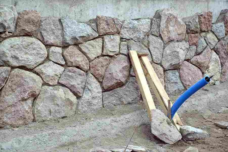 Boulder Creek Stone Installation: What Winnipeg Homeowners Need to Know