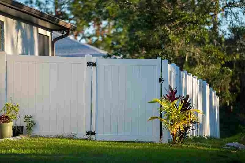 Privacy Fence Ideas for Winnipeg Backyards: What Works and What Lasts