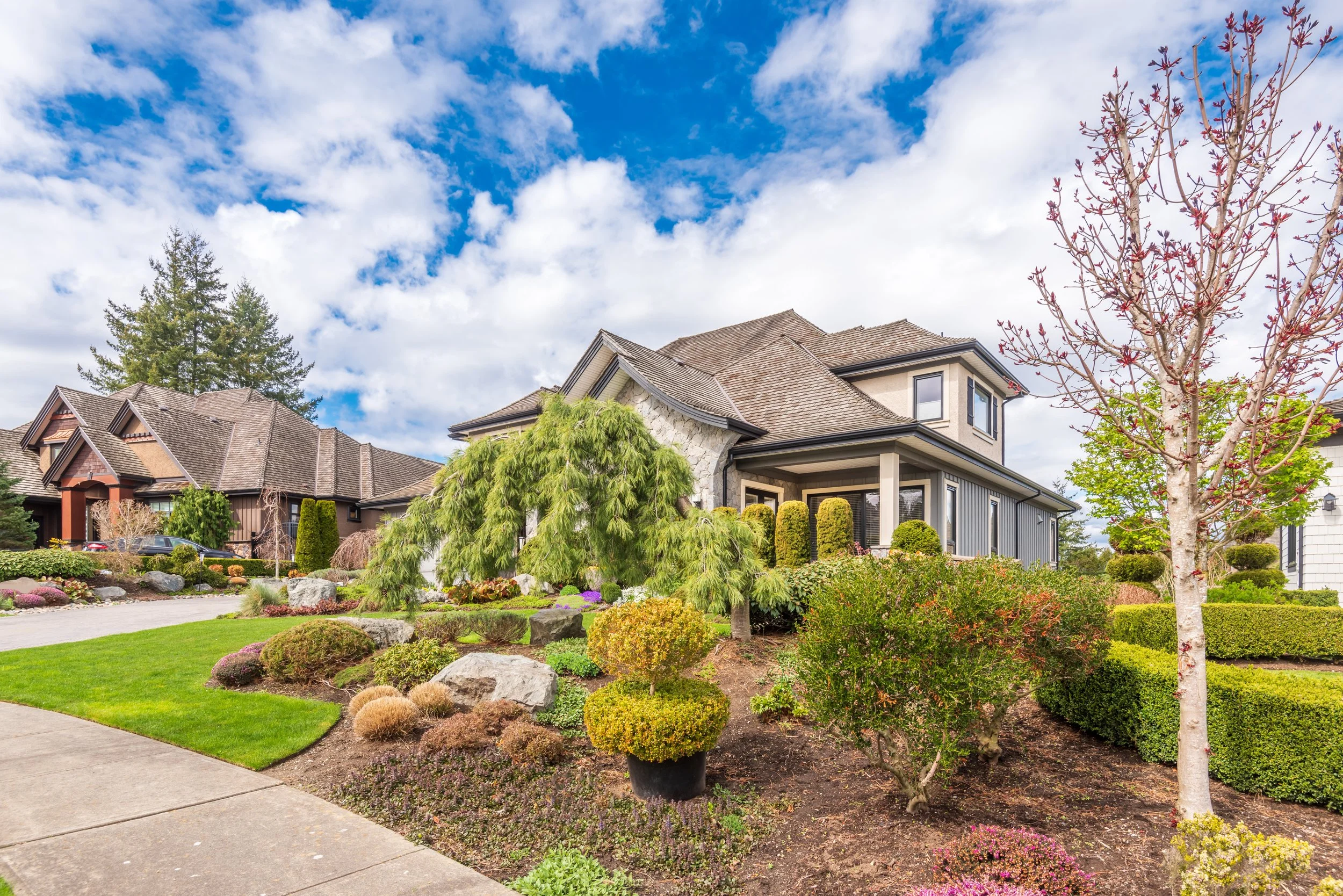 Does Landscaping Actually Help Sell Homes Faster in Winnipeg?