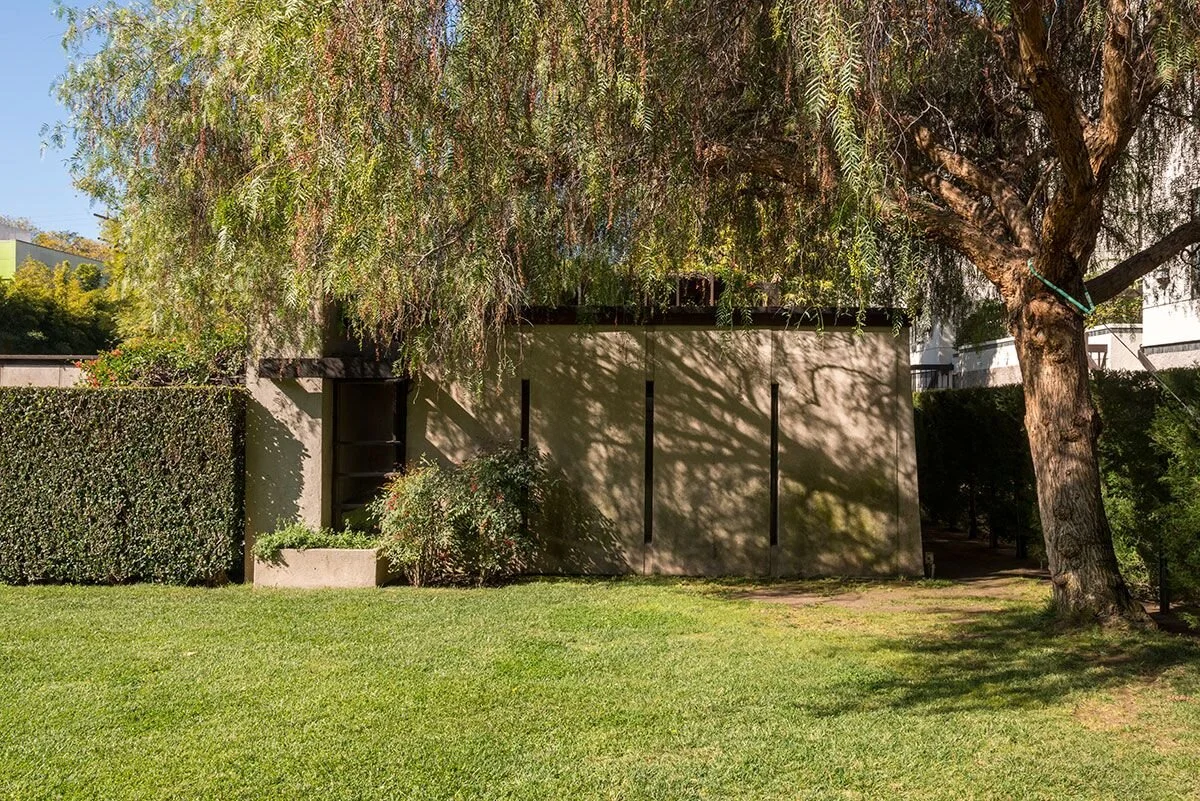 Spinagu conducts an architecture workshop