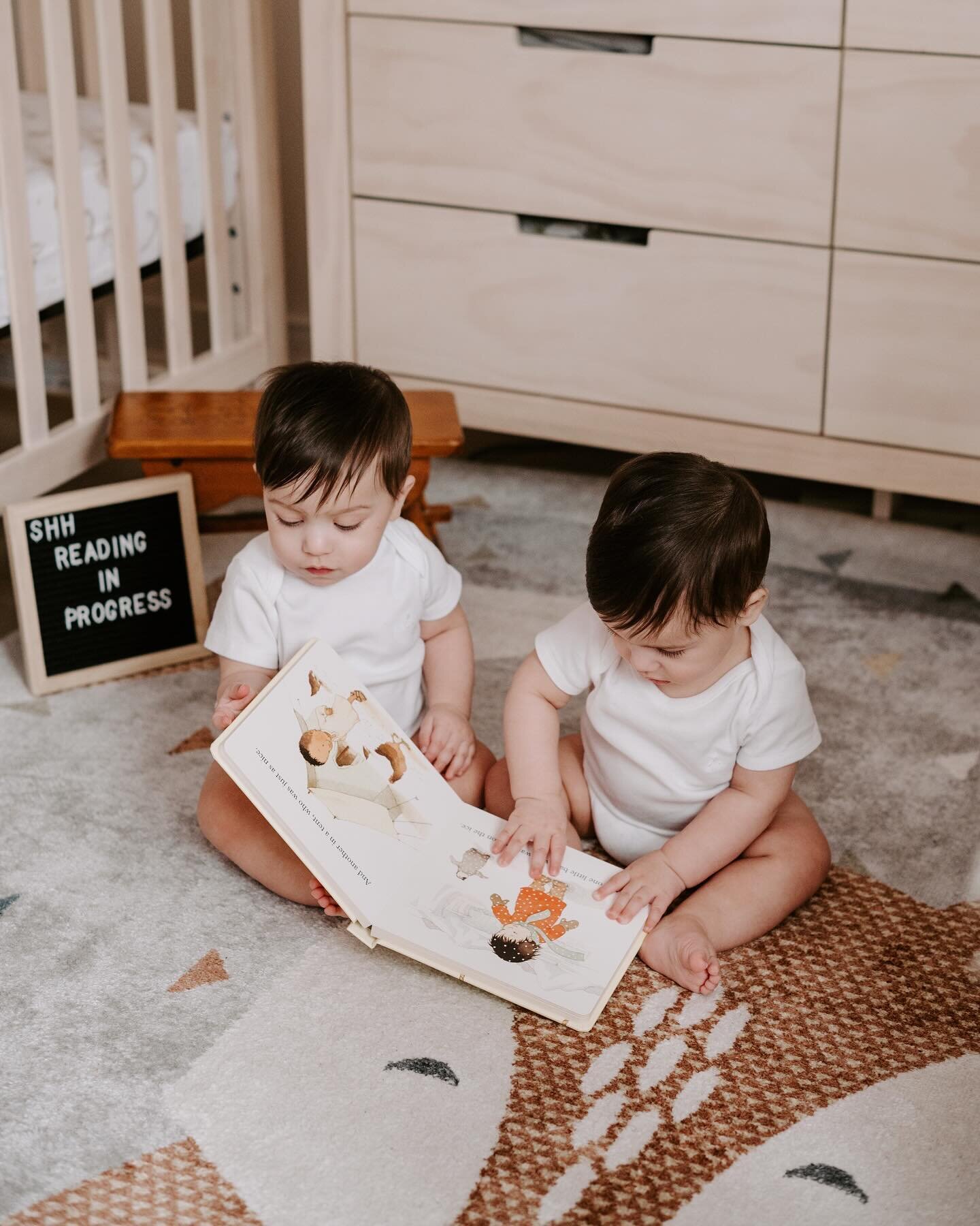 Shhh, reading in progress 😍
.
.
.
.
.
.
.
.
.
.
.
.
#twins #doubletrouble #twinboys #familyphotography #familyphotographer #torontofamilyphotographer #torontofamilyphotography #torontomaternityphotographer #maternityphotographer #specialeventsphotog