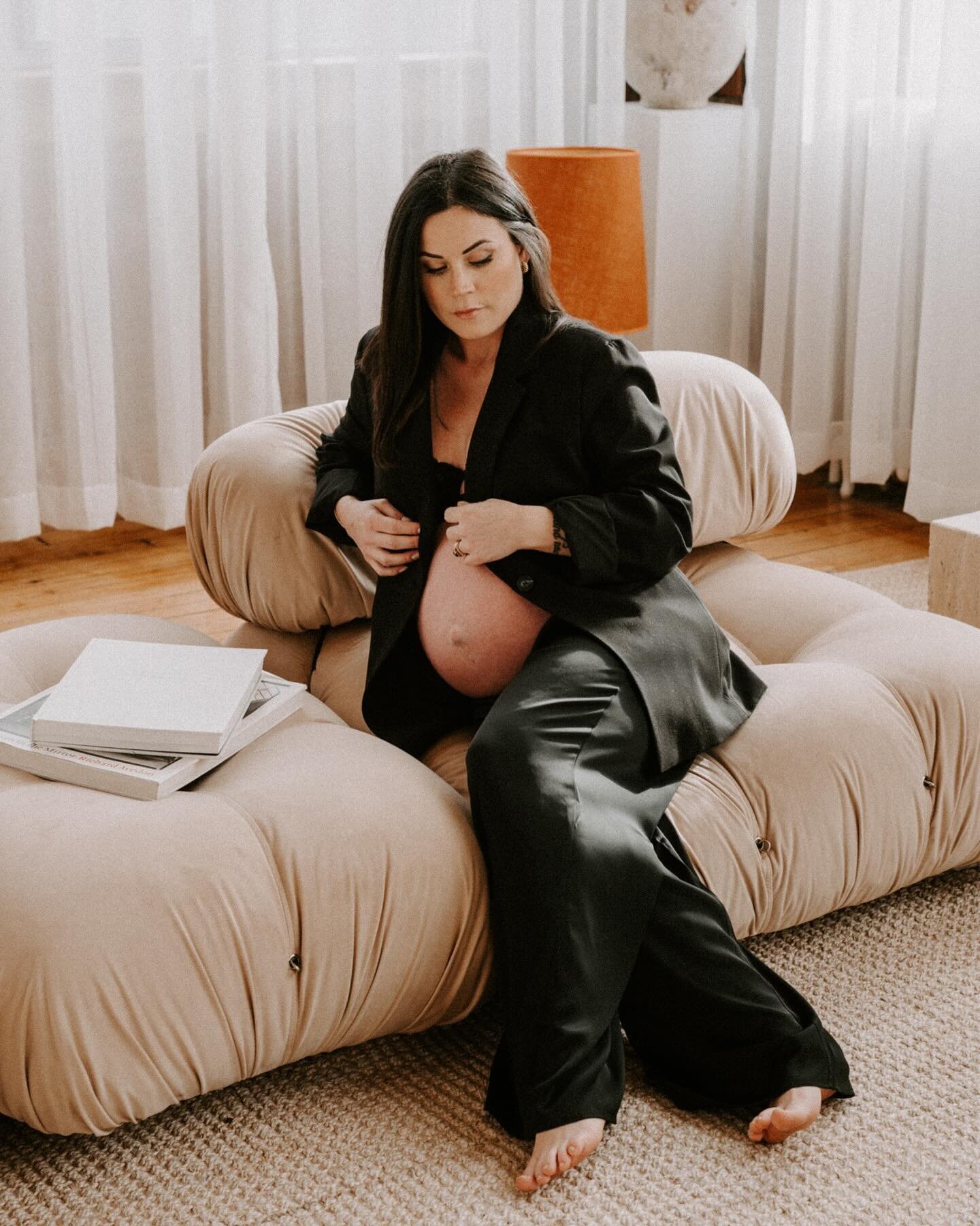 Preparing myself for my girl mom era 🖤 4 more weeks
&bull;
📍@casabonastudio 
Special thanks to my sister @hopelittle for putting up with me and capturing these perfectly 🙃
.
.
.
.
.
.
.
.
.
.
.
#girlmom #maternity #maternityphotography #maternityp