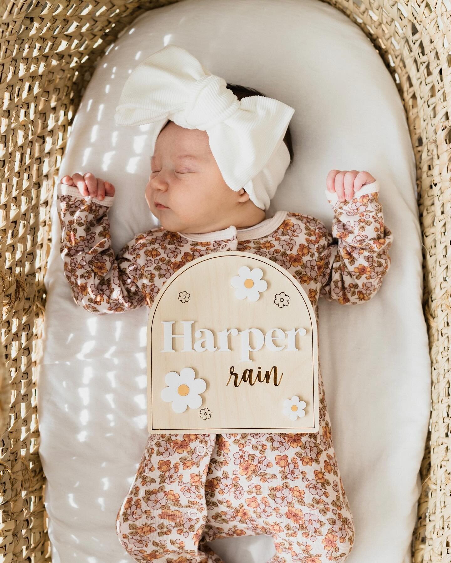 One week of loving you 💛 Friday, March 15th at 5:59pm you completed our family 
.
.
.
.
.
.
.
.
.
.
.
#babygirl #newborn #birthannouncement #oneweekold #baby #familyphotographer #familyphotography #torontofamilyphotographer #torontonewbornphotograph