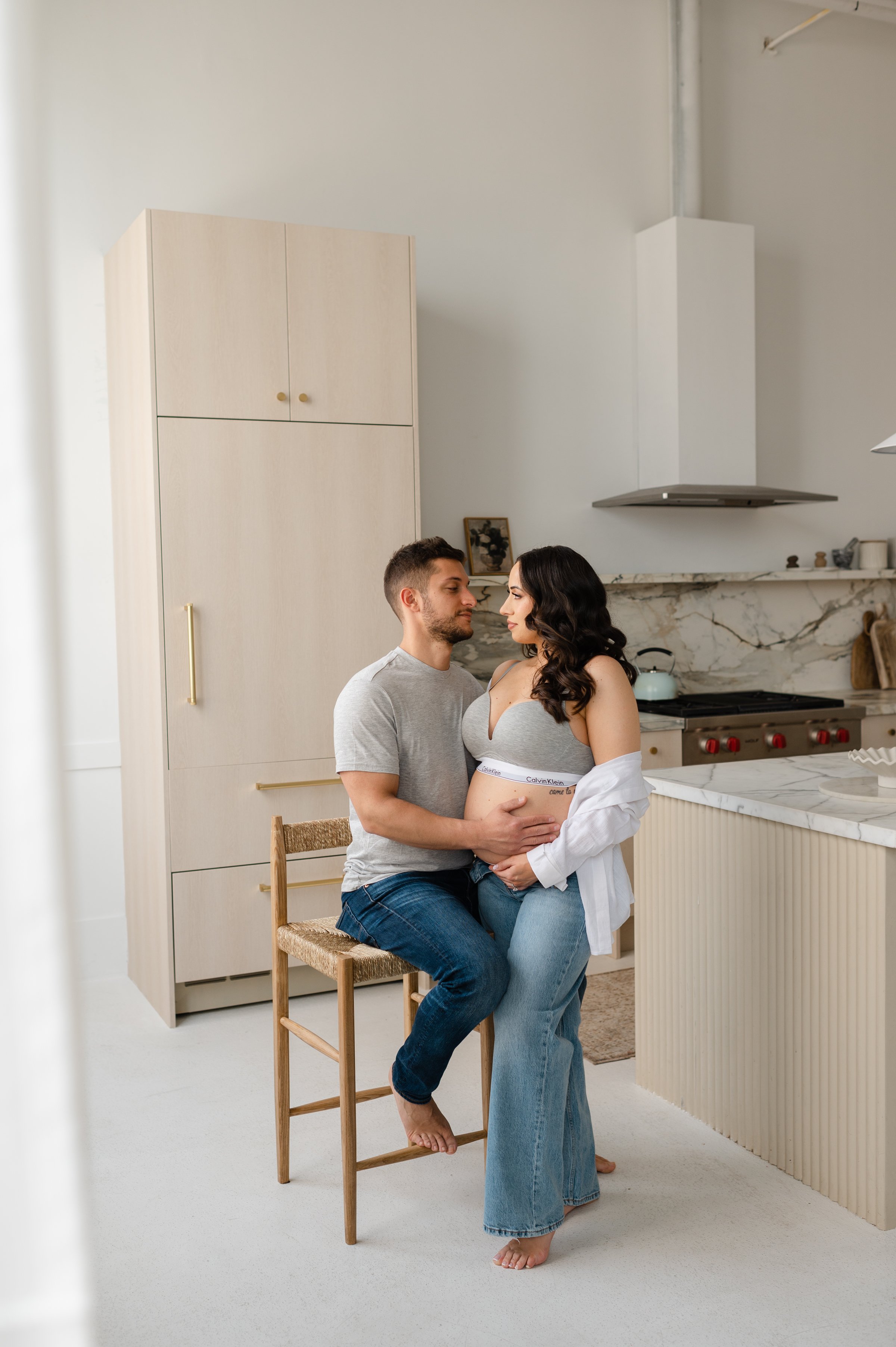Studio photoshoot, photoshoot of pregnant woman