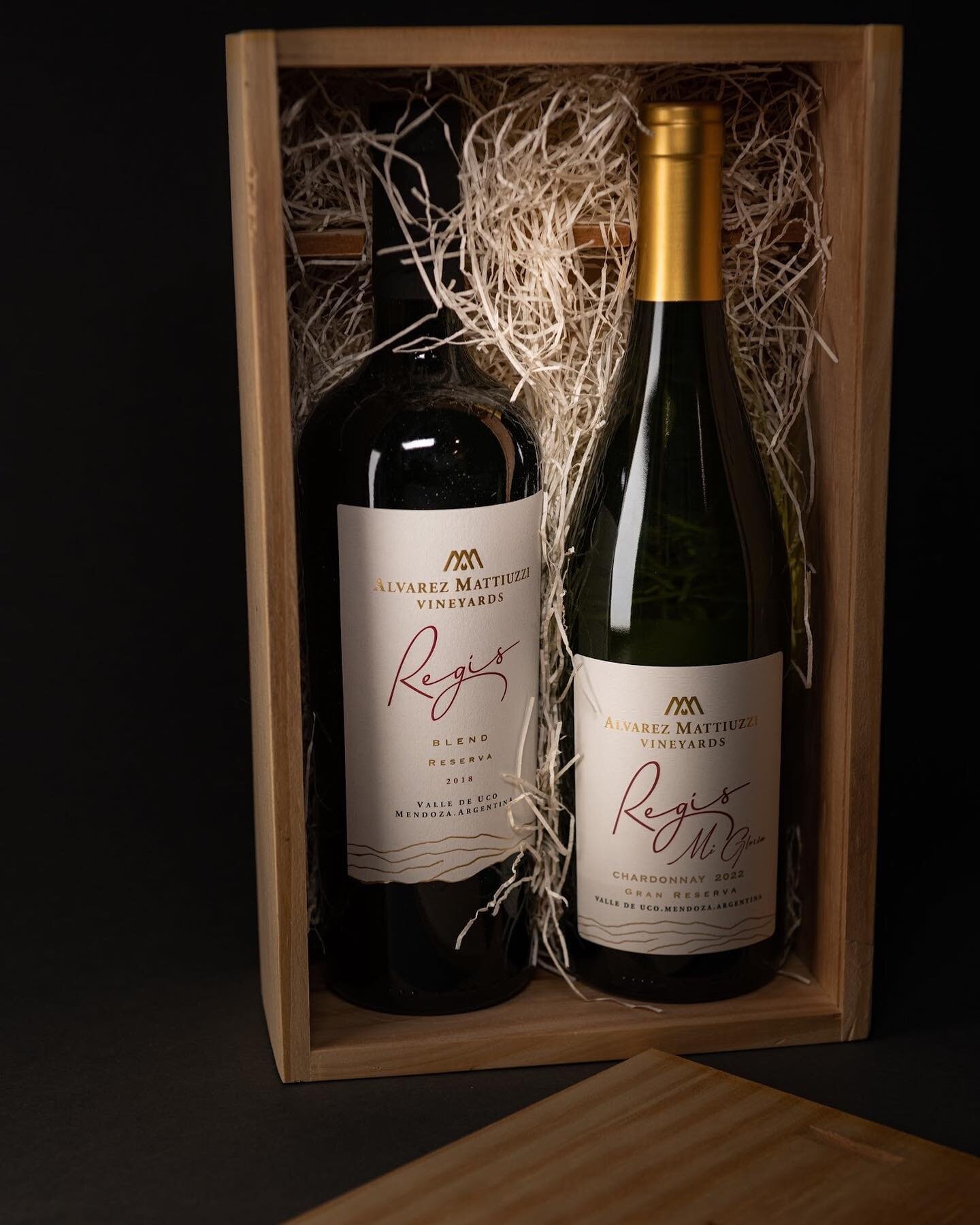 Thinking of a special Mother's Day gift? 🍷Place your order here: www.regiswinesmendoza.com 
.
.
.
#regiswinesmendoza #regiswines #valledeuco #argentina #winelovers #thewinelovers #topwine #winelife #wineandfood #winestagram #vineyard #wineenthusiast