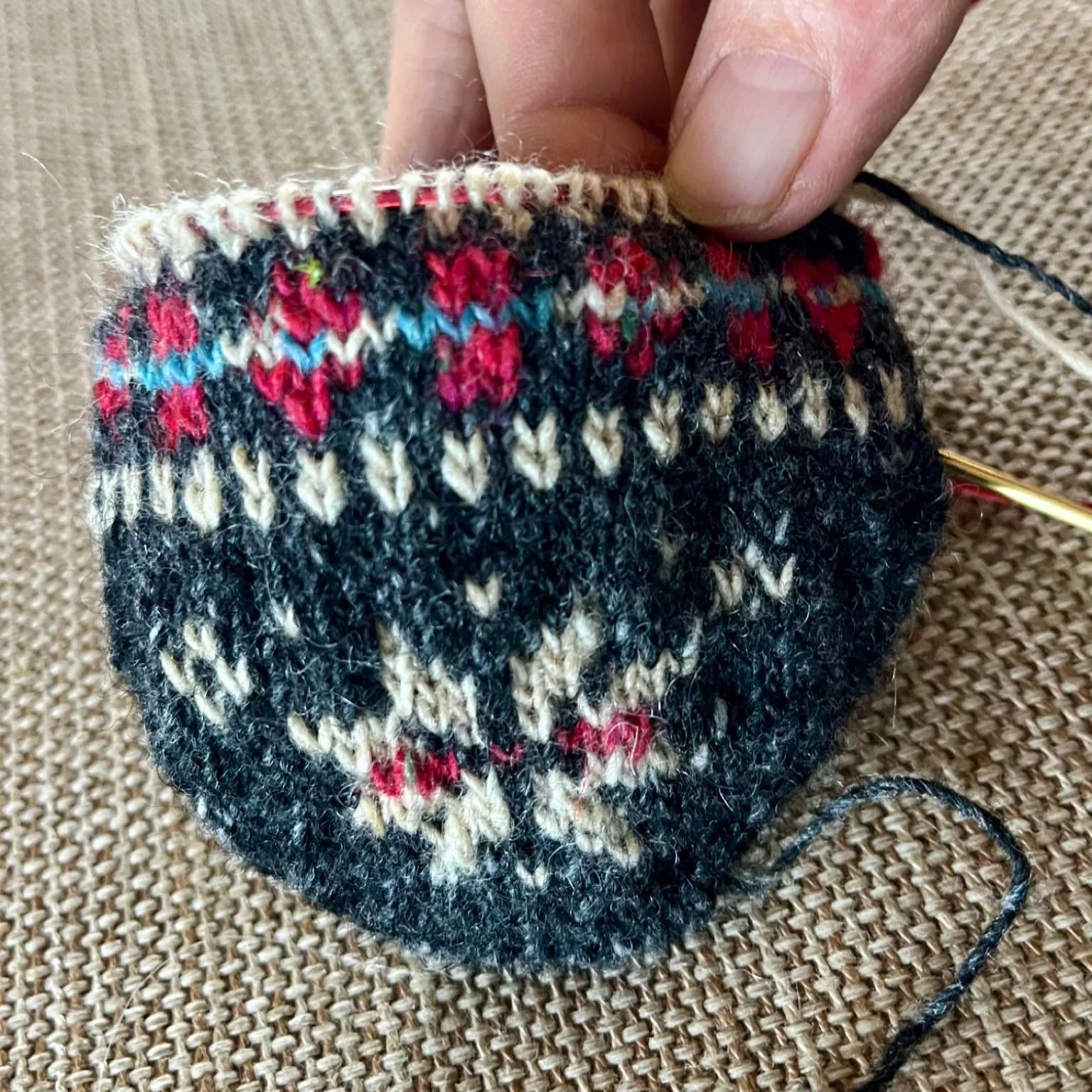 Wednesday work in progress ~ life gets in the way sometimes, but I am pouzling (pottering about, in Scots) along with my #WednesdayWIP colour work slippers.

Pattern: Pouzle Slippers by @katedavies_design 
Yarn: Kate Davies Designs Milarrochy Tweed

