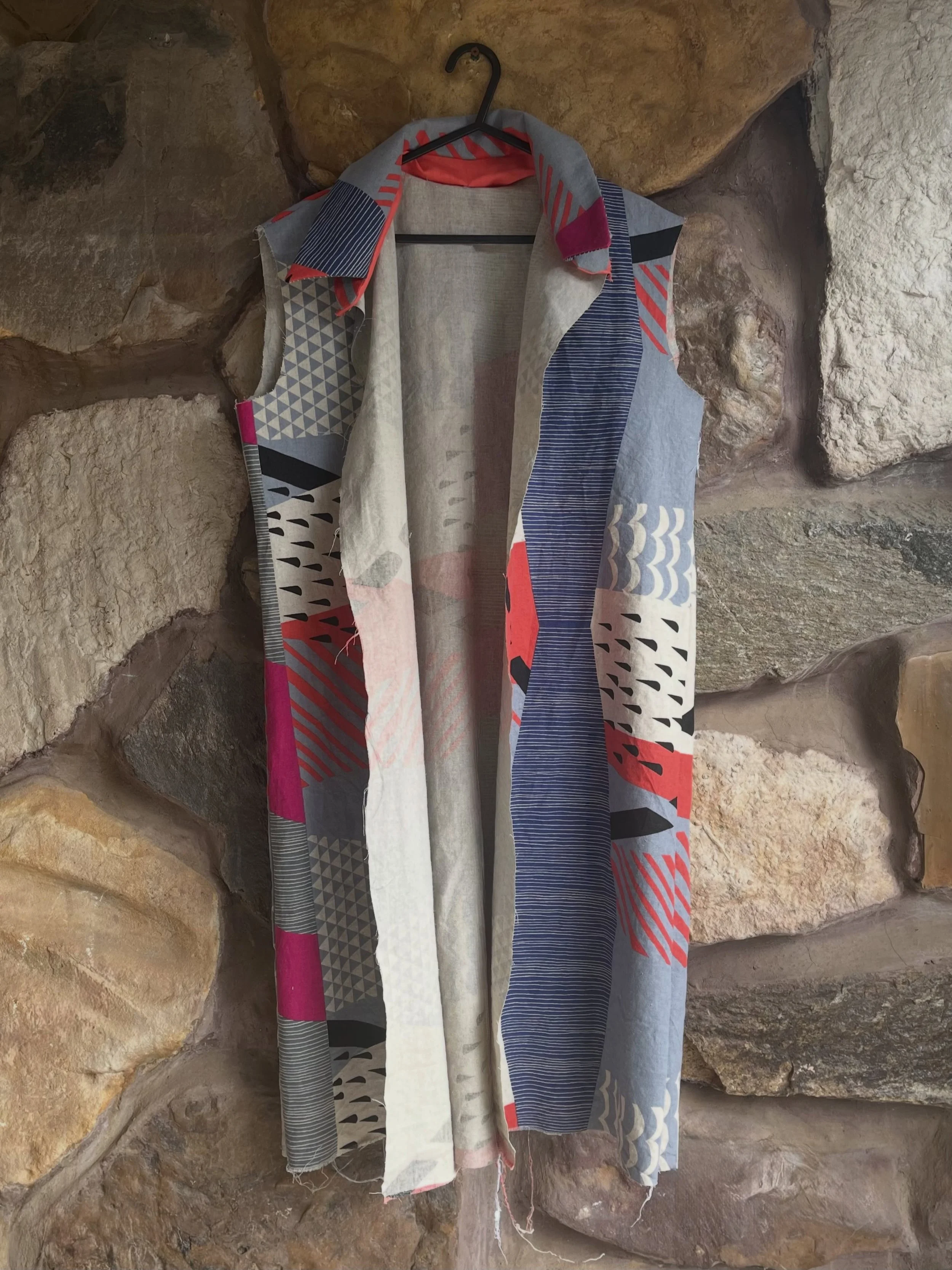 Wednesday work in progress ~ this is my partly finished shirt dress, that didn&rsquo;t quite make it for an appearance on the runway in #memademay2026. The fabric is an amazing design, in Korean cotton linen, that I bought @drapersfabrics in Sydney a