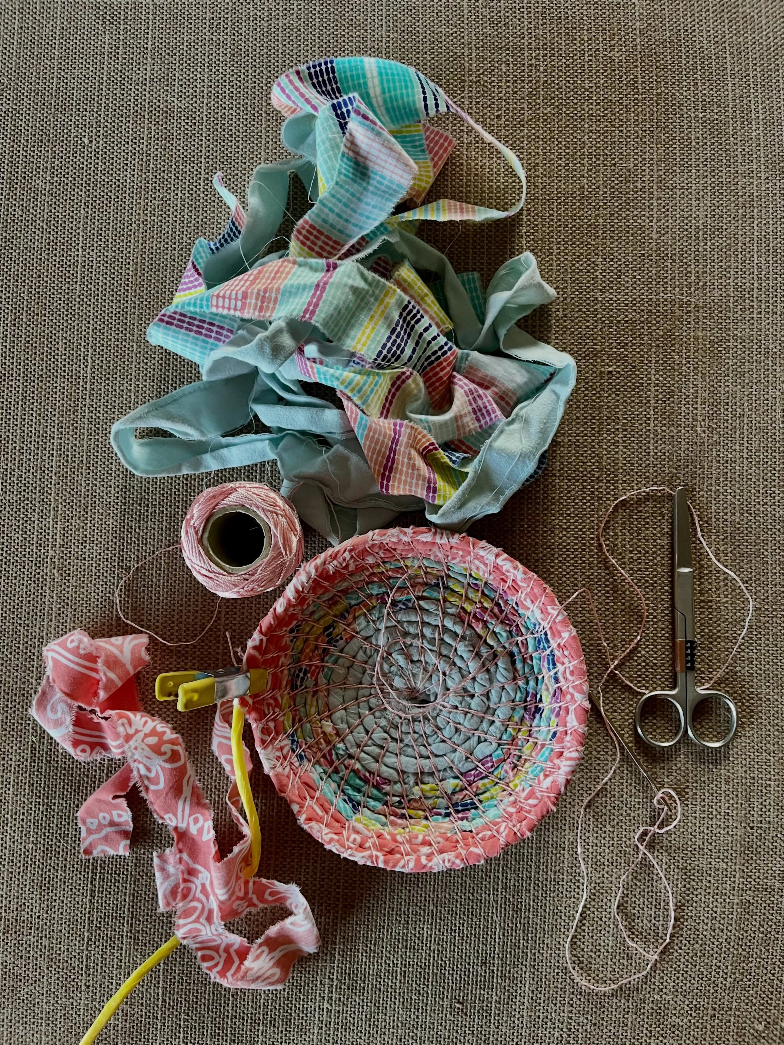 Wednesday work in progress - a small coiled basket, using a fabric wrapped core and simple spiral stitch.

Materials: repurposed baling twine, op shop rescued remnants and embroidery thread.

#basketry #coiledbasket #recycledfabric #rescuedremnants #