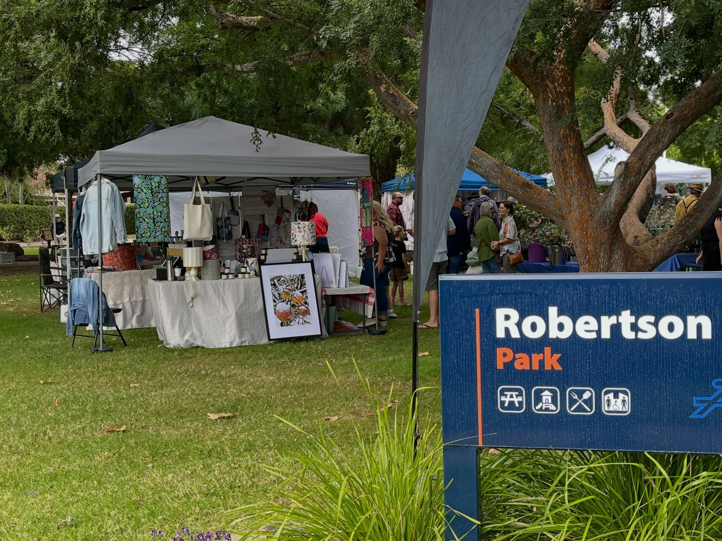 Tomorrow you can choose from beautiful hand made and artisan products to take home with you, when you visit the Makers Space stall at the Mudgee Makers Market. 

Sunday August 2
8.30 to 12.30 in Robertson Park