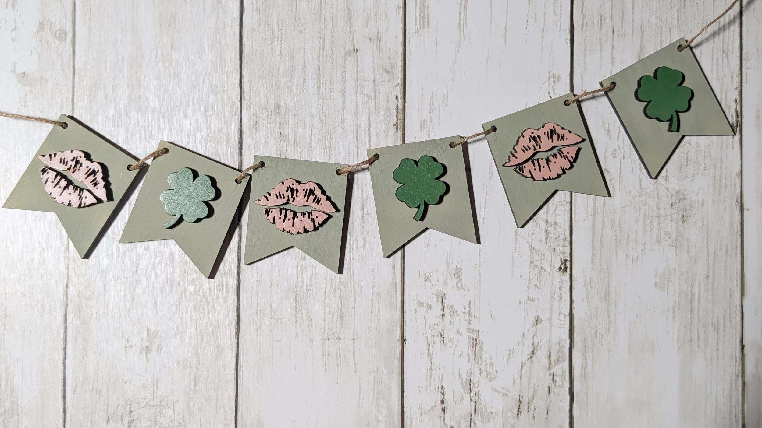 Clover And Kisses Garland For Tiered Tray Craft Kit