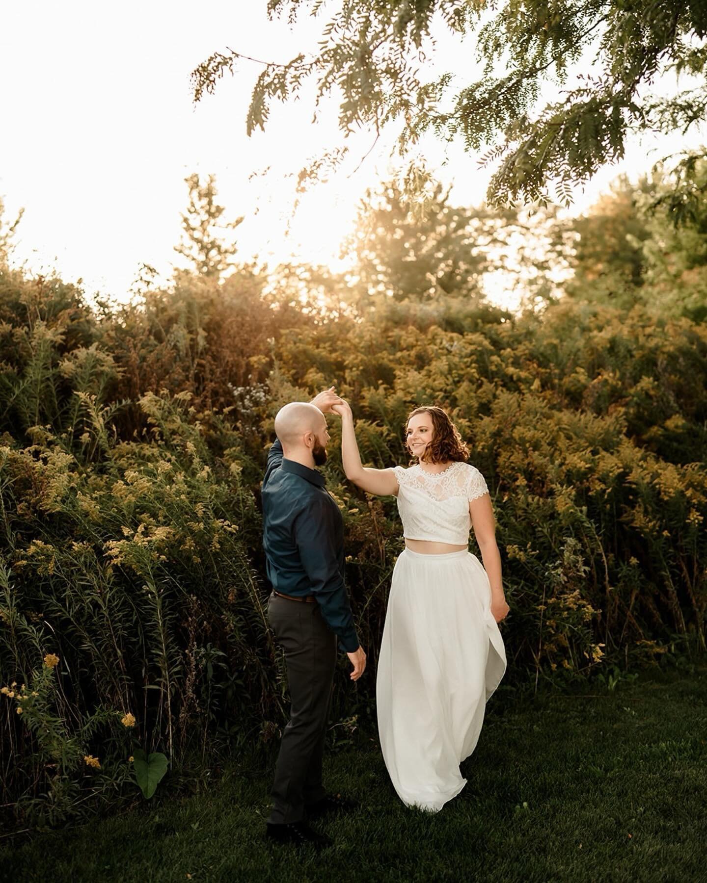 Heading back to Chicago for an elopement tomorrow! Reminiscing back to last fall&rsquo;s gorgeous city engagement session.