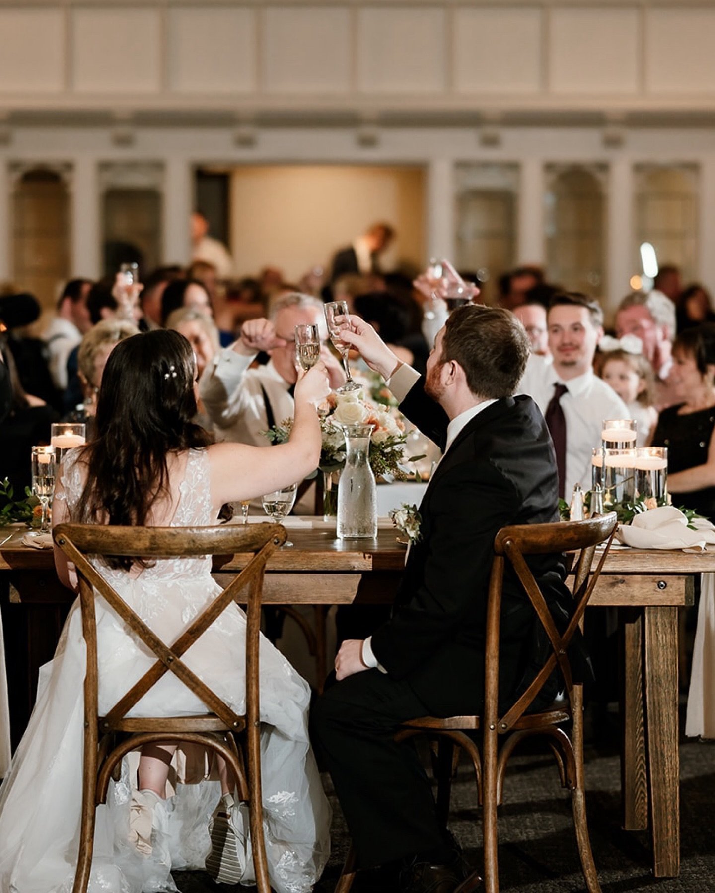 Iris and Alex 🥂

@thecovenantatmurraymansion 
@bgbuttercupbouquets 
@bon_bon_belle 
@spoonbailey 
@salonsalonwisconsin 
@thetinycakerywi 
@madeby.maris 

Wisconsin Wedding 
Fall Wedding Photography