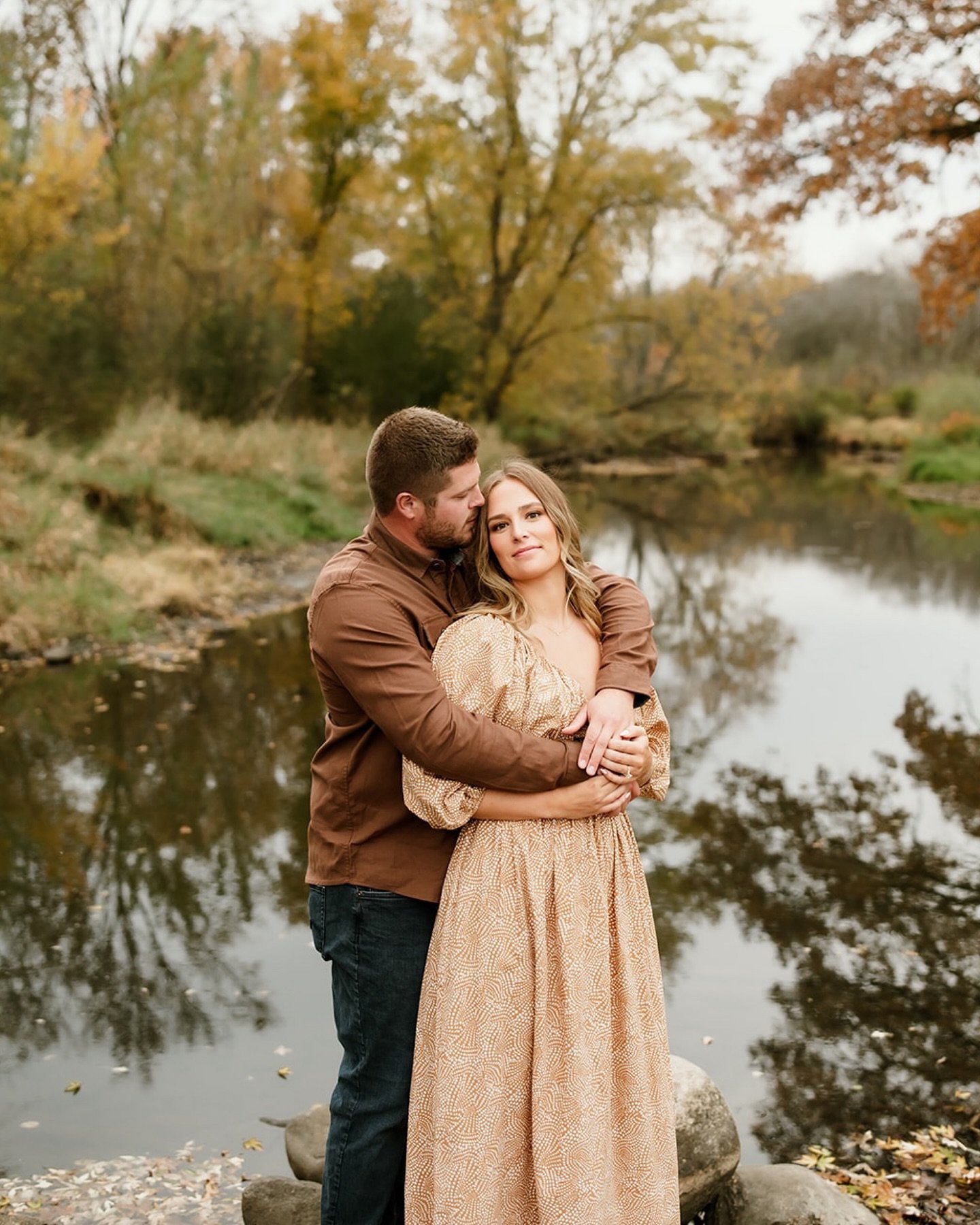 Fall engagement session. A little mix of playful and quiet moments in a perfect autumn backdrop.