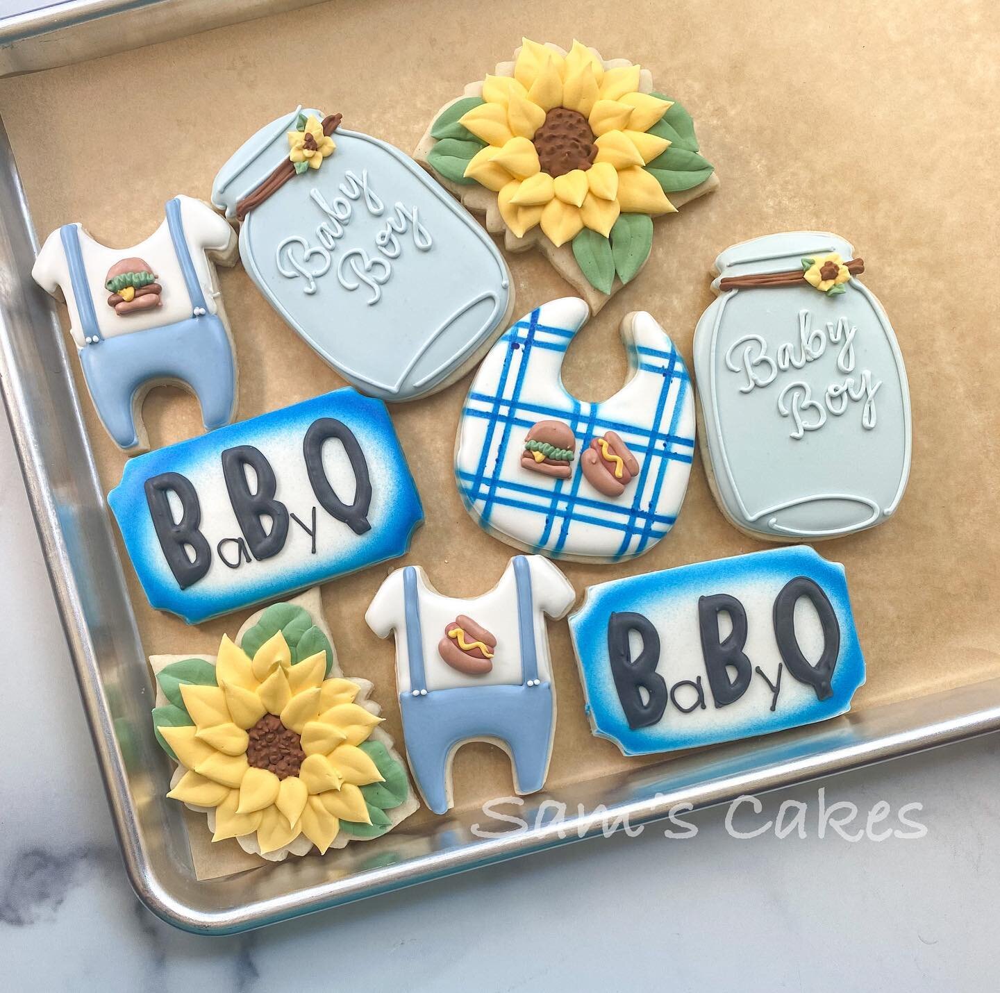 One of my favorite sets ever - a &ldquo;baby-q&rdquo; for the sweetest couple!
.
.
Mega inspiration from @maddiescookieco, her royal icing transfers (hot dog &amp; burger) were too cute not to use! Onesie idea from her as well
.
.
#samscakes #babysho