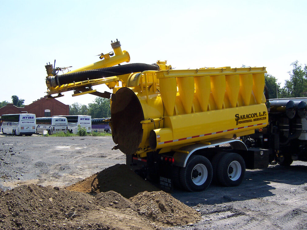 Vac truck 01 at L&A May 2012-2.jpg