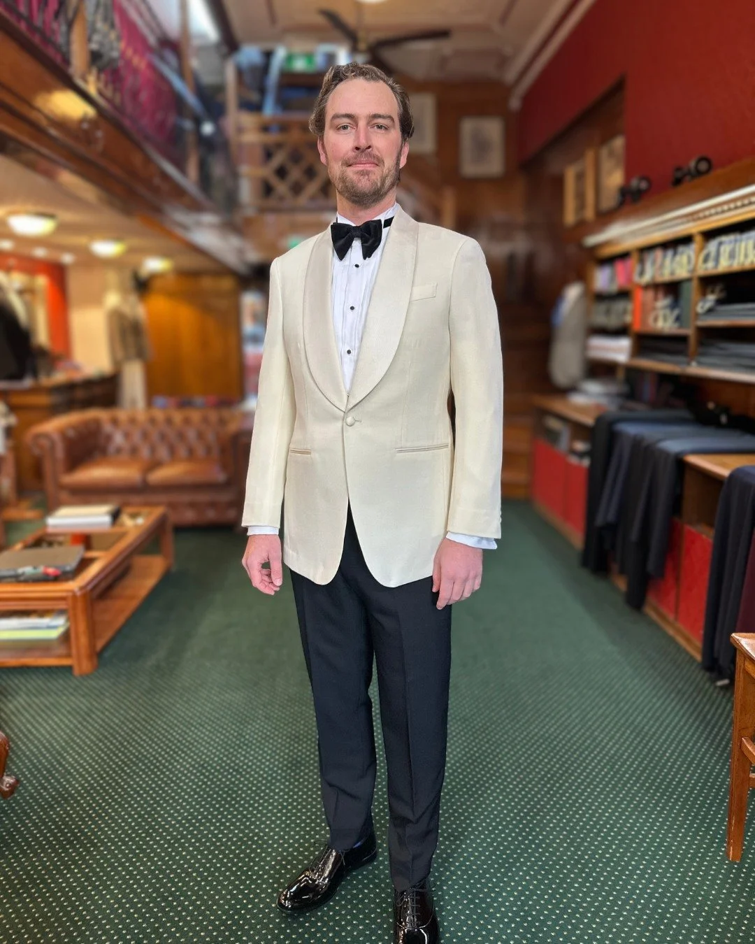 Final fitting for Tom.
An ivory dinner jacket crafted in @hollandandsherryapparel cloth, finished with a ribbed shawl lapel. Paired with black trousers and a cummerbund for a timeless look.

#SydneyTailor #BespokeTailor #DinnerJacket #BlackTieStyle #