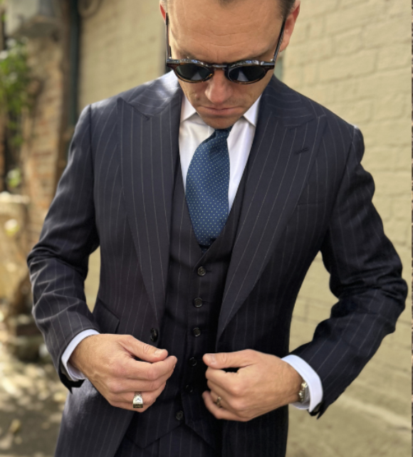 The Transeasonal Suit, Dressing Well Between Summer and Winter