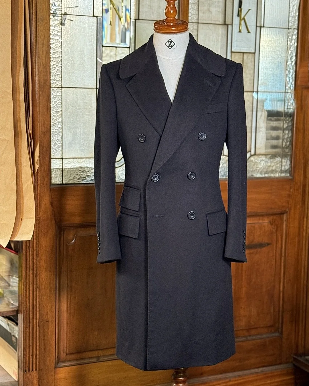 For the season ahead. 
Wool and cashmere by @caccioppoli1920, tailored into a structured double breasted overcoat with wide notch lapels and an outside ticket pocket. 

Distinction, crafted for winter.

#TailorSydney #BespokeTailoring #DoubleBreasted