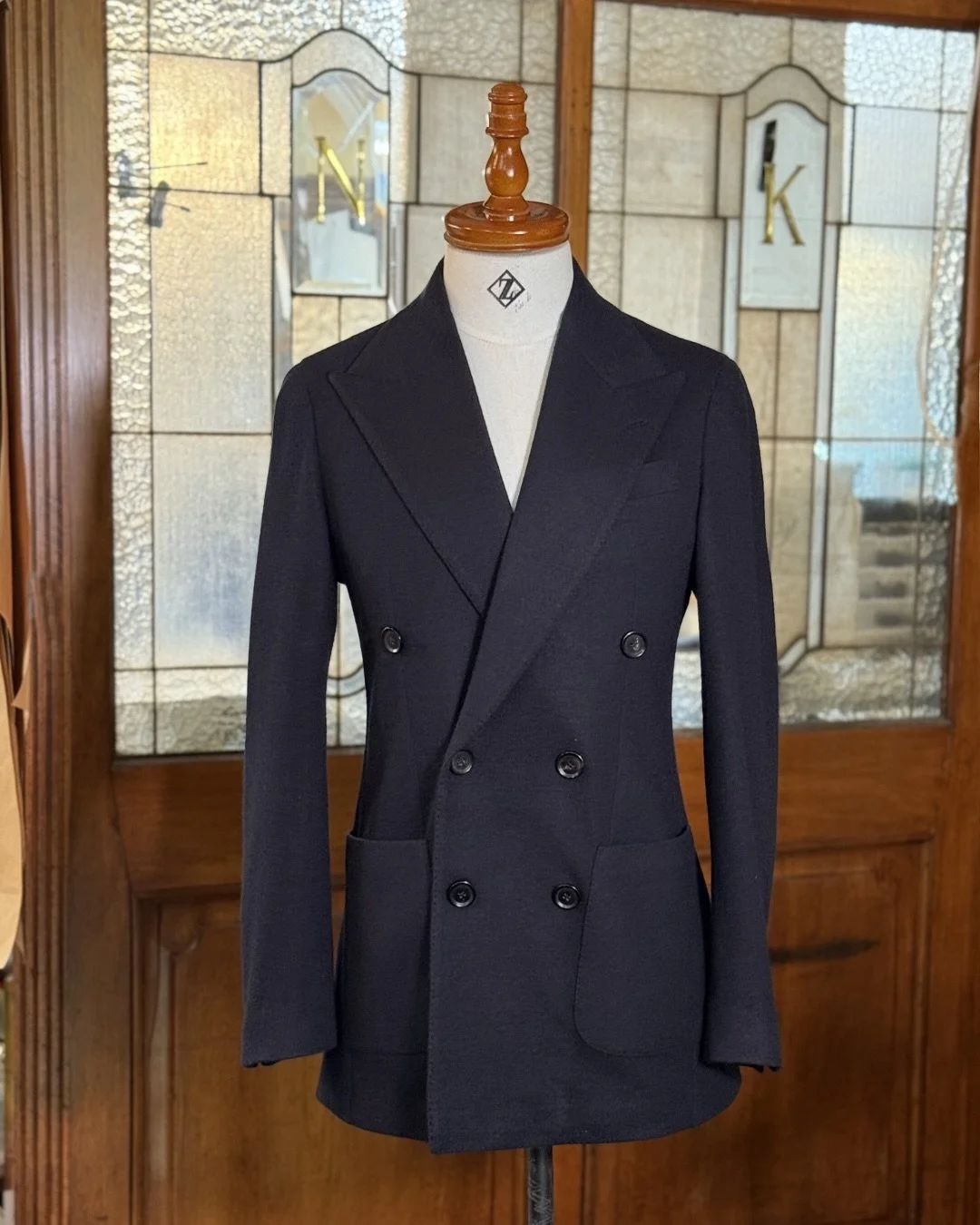 Tailoring, relaxed.

Double breasted and unlined in a luxurious @piacenza1733 cashmere jersey, with natural drape and refined ease.

#TailorSydney #BespokeTailoring #MenswearSydney #BespokeCashmere #ZinkAndSons