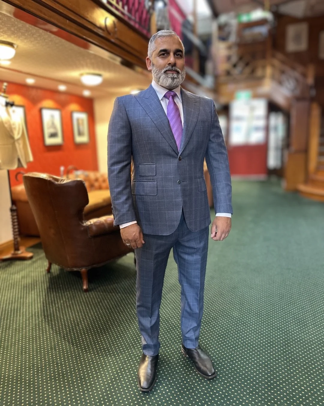 Final fitting for Arun.

A two button suit in cloudy blue overcheck by @hollandandsherryapparel, cut with peak lapels for a sharper silhouette.
Finished with a motorcycle lining by @the_lining_company - a personal detail beneath the surface.

#Tailor