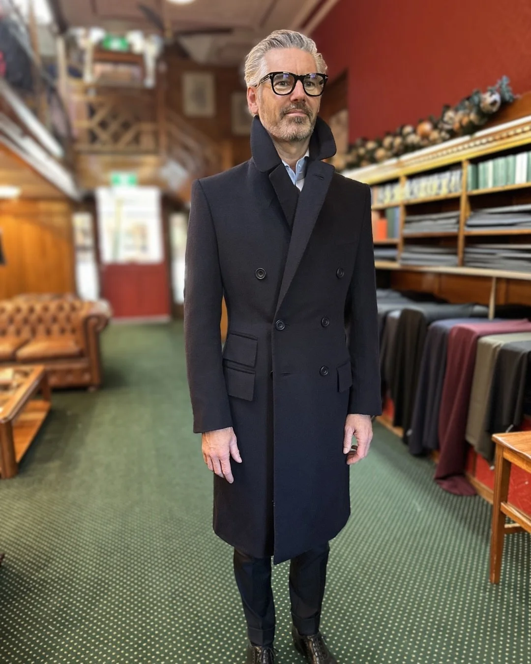 Final fitting for Sam.

A structured double breasted overcoat in @caccioppoli1920 wool and cashmere.
Wide notch lapels, outside ticket pocket, and a collar that works equally well up or down.

#TailorSydney #BespokeOvercoat #BespokeTailoring #SydneyS
