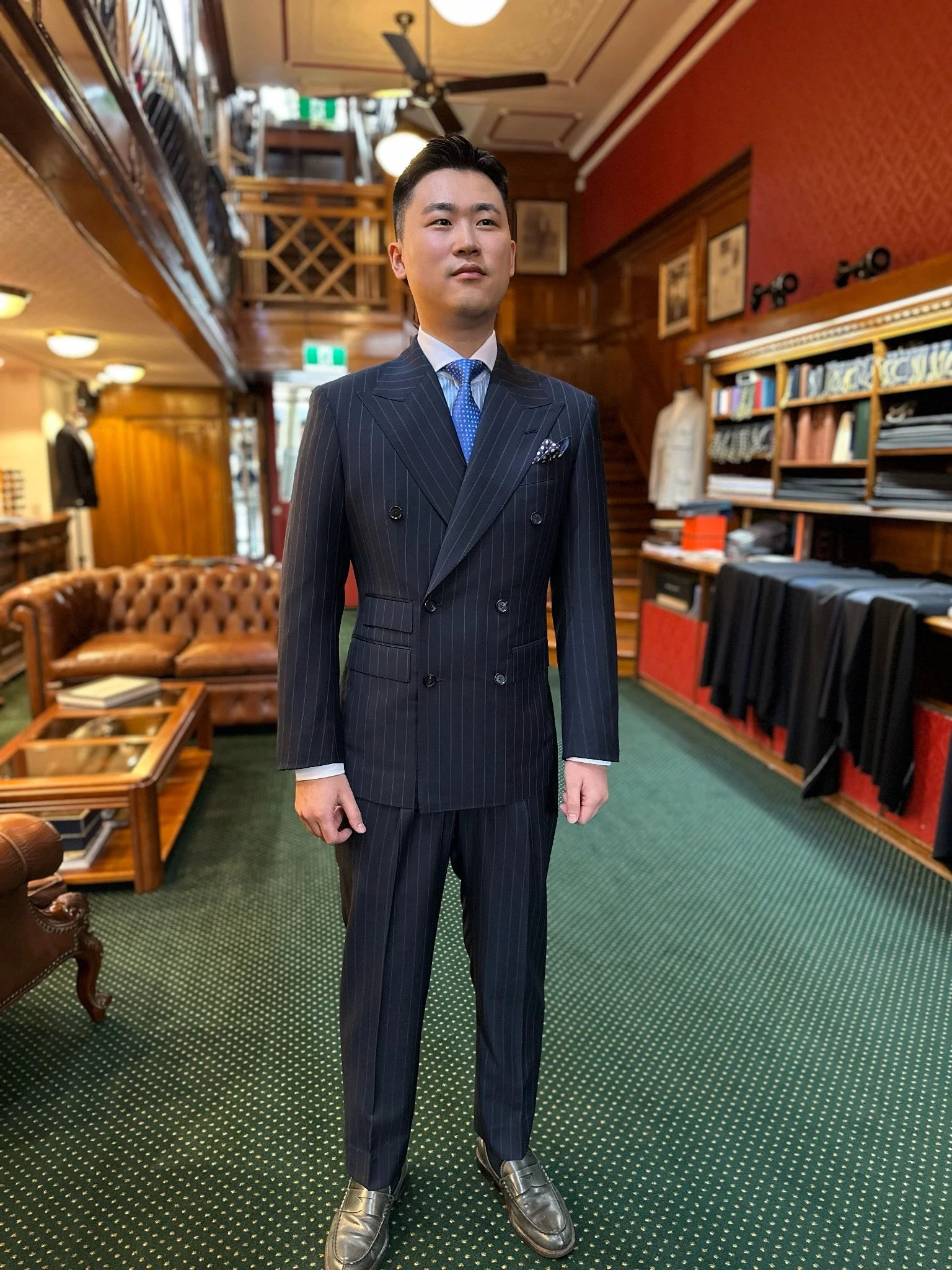 Jeremy&rsquo;s final fitting.

A 2x6 double breasted in navy pinstripe, defined by broad peak lapels and a classic ticket pocket.
Paired with a fuller cut trouser. 

#TailorSydney #BespokeSuit #DoubleBreasted #MensTailoring #ZinkAndSons