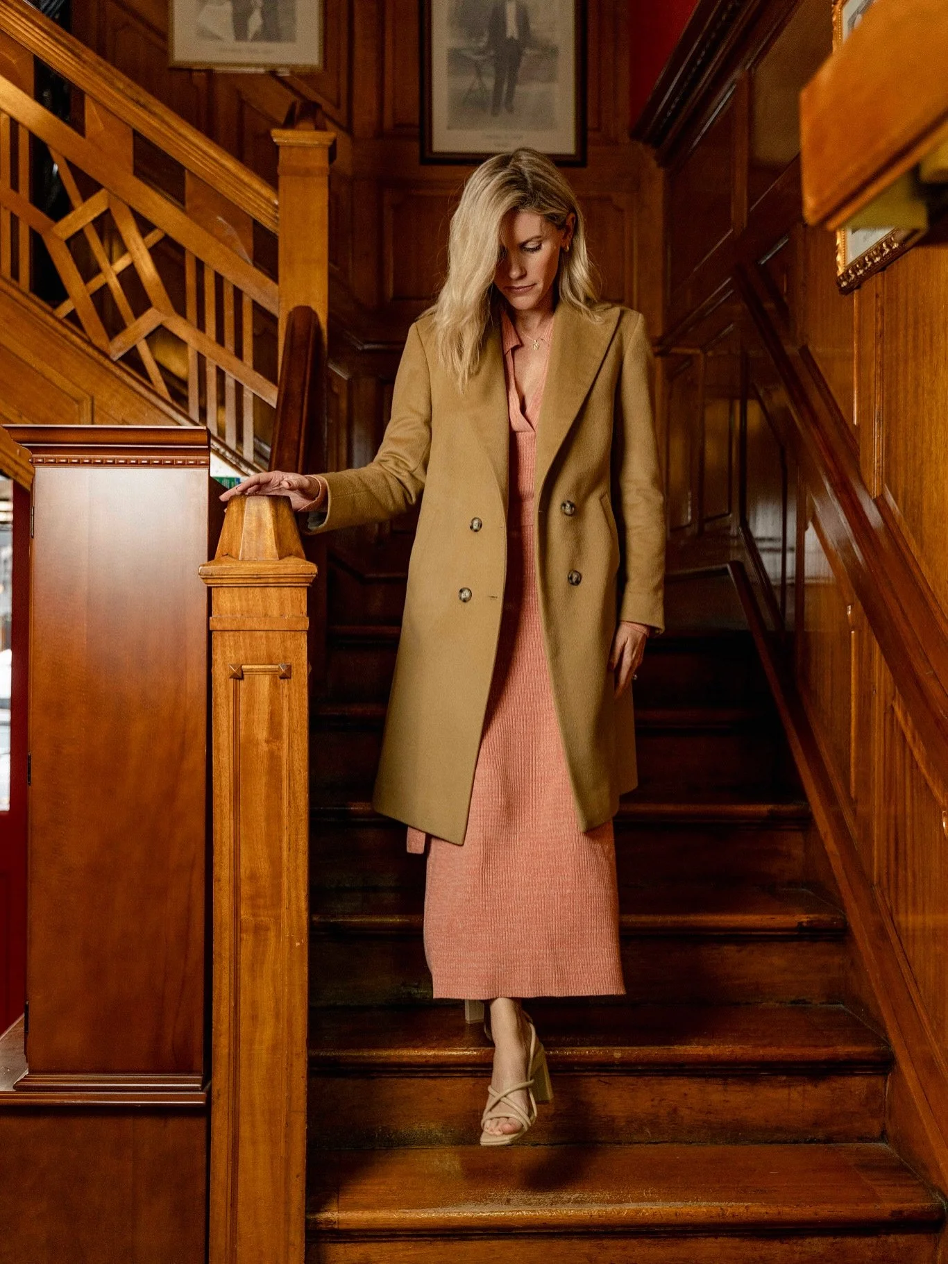 Winter dressing, tailored with softness and structure.

A wool &amp; cashmere overcoat in a refined double breasted 2x4 cut.

#TailorSydney #WomensTailoring #WinterStyle #BespokeTailoring #ZinkAndSons