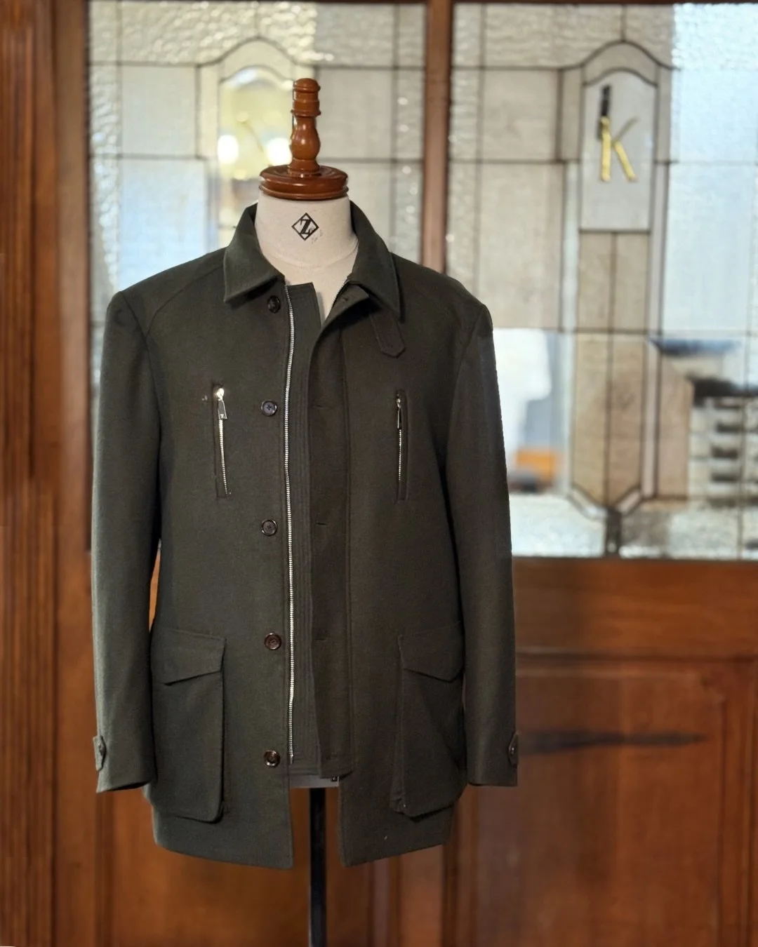 A refined take on the field jacket.

Tailored in a deep olive cloth with utility-inspired details, balancing soft structure with everyday versatility.

#TailorSydney #FieldJacket #BespokeTailoring #MenswearSydney #ZinkAndSons