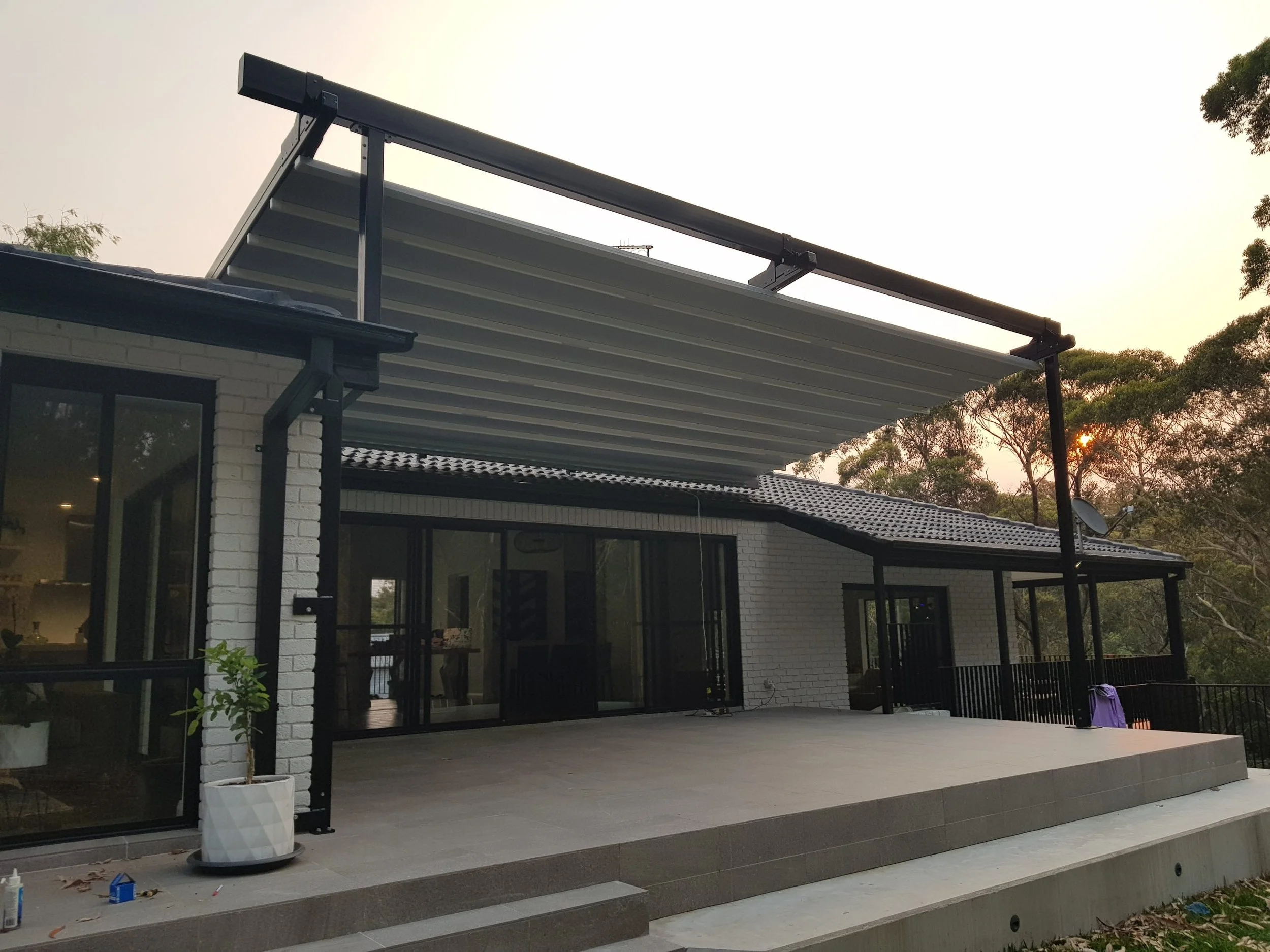iZi Retractable Pergola Awning