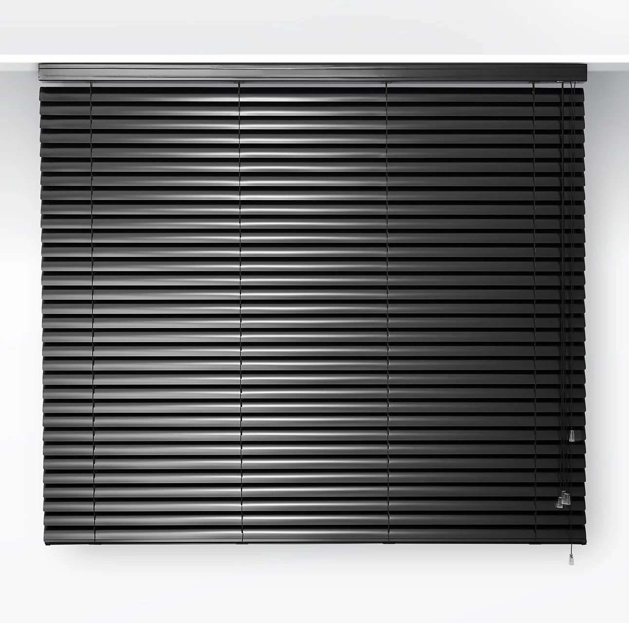 TWC_ProductHero_Venetians_Aluminium_black_gallery1_zoom.jpg