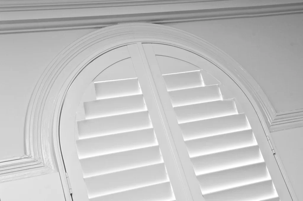 CW-Plantation-Shutters-Poly-image-7-1024x680.webp