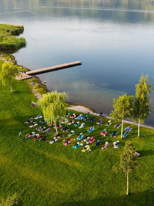 SUNDAY YOGA am See.