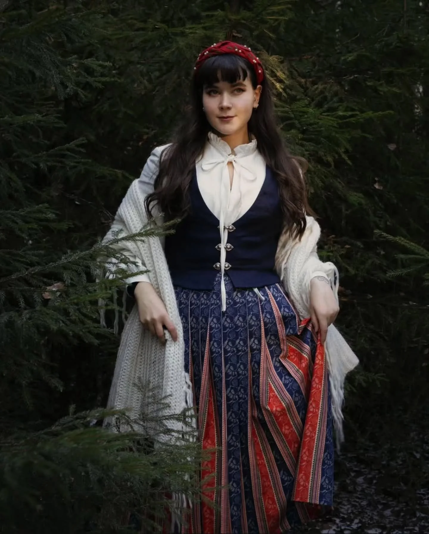 Happy 108th Finnish independence Day! 🇫🇮 🤍💙

Before we were an independent country, our language was banned for official documents, and it almost disappeared. Our graves were robbed to study "primitive" people, and our land burned. 
Our