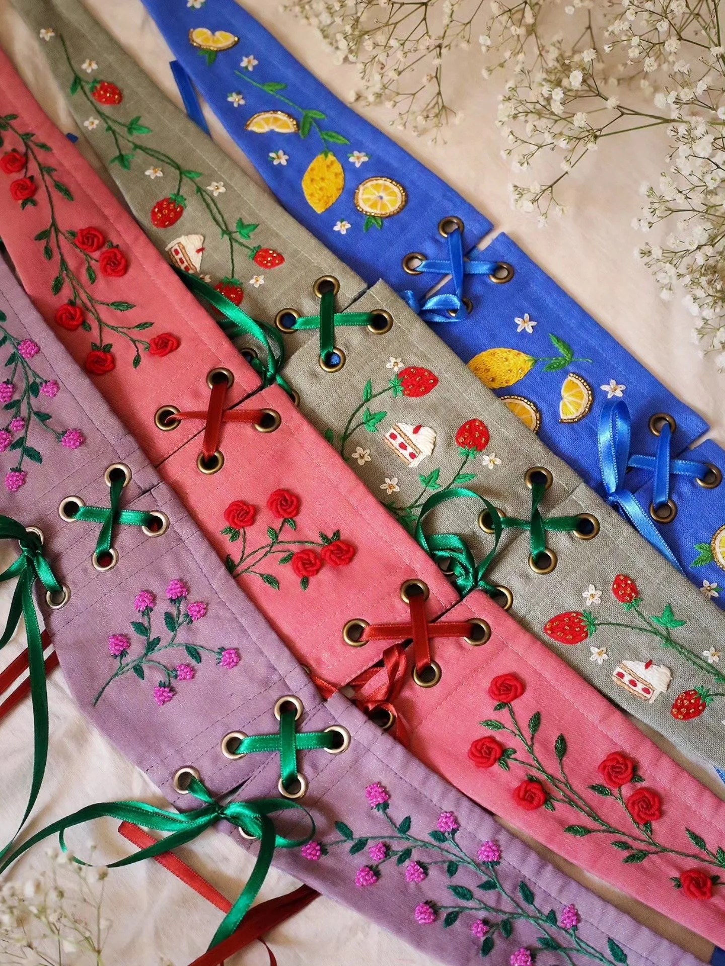 Tea Party collection belts! 🍵 🍋✨️

Yesterday was the Patreon early access, and now The Lemonade and Rasberry dreams belts and all the hairbows have sold out! 🍋

Today will be the open sho launch at 6pm Finnish time, and there will still be crowns,