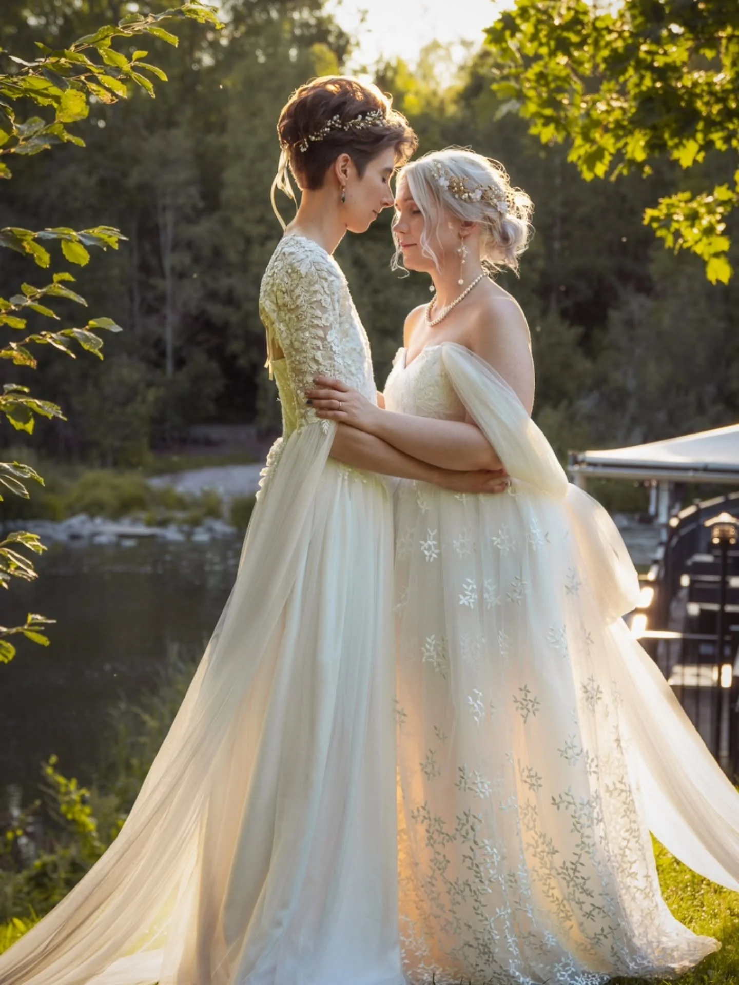 Noora and Meri-Tuulia 💕

My long time dream was to get to make 2 wedding dresses for 1 wedding and when these 2 contacted me... I'm not even joking when I say I screamed! 🪡🌟

I wanted their dresses to match, but also be reflect their personalities