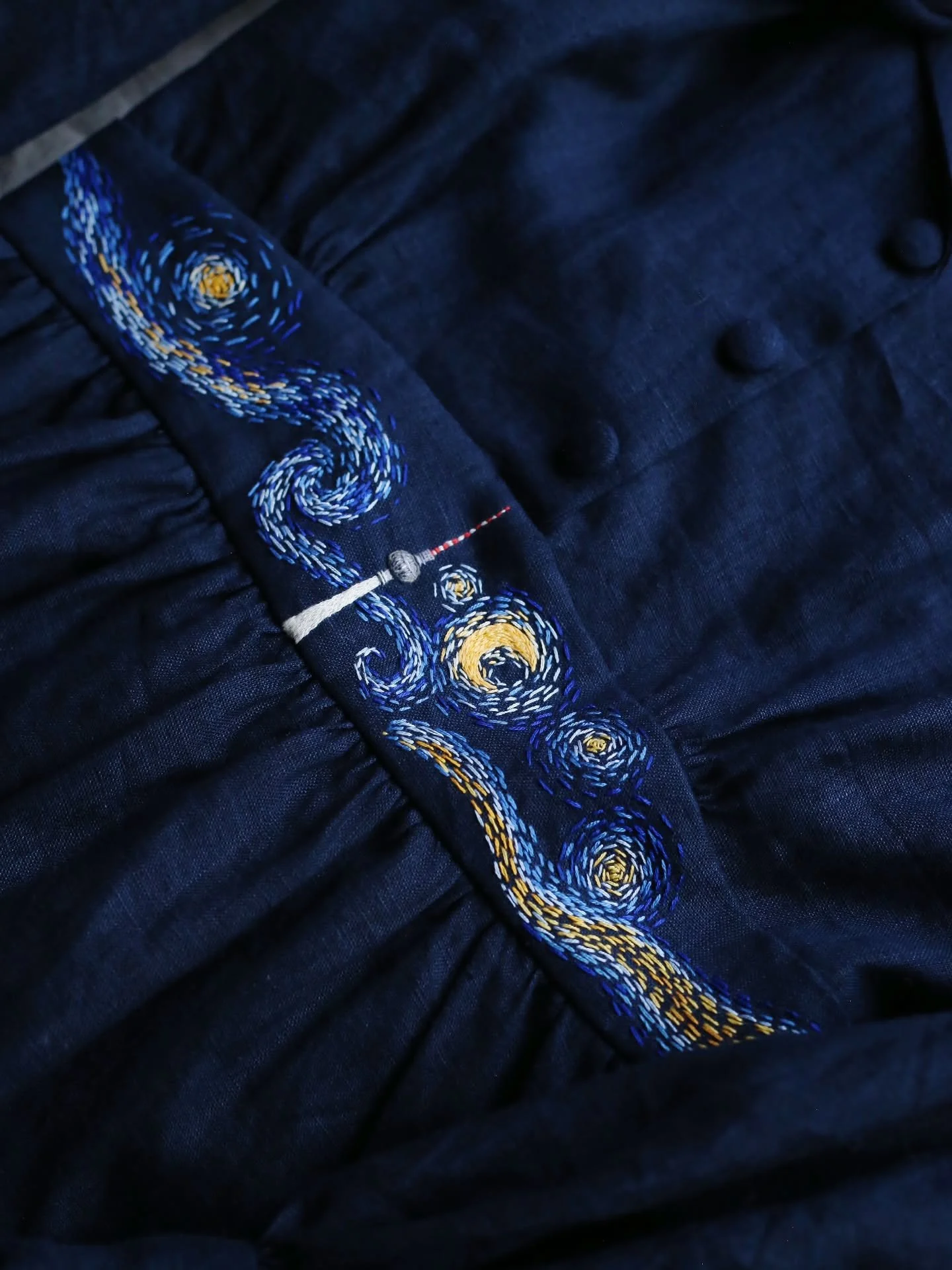 A customer from the UK wanted to have a long classy linen dress with her favorite painting and a landmark 🌟 🪡

I think the deep dark blue was absolutely perfect color choice with the embroidery.
 
I have one very specific favorite art piece which I