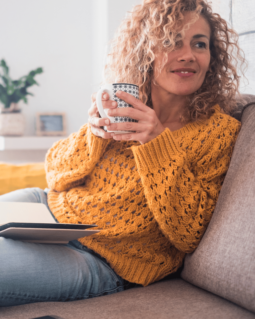 Femme qui comprend enfin ses doutes et ses blocages émotionnels