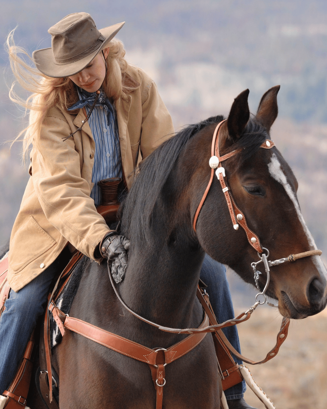 Une femme qui culpabilise et est focus sur le passé et sur les "j'aurai dû" à cheval