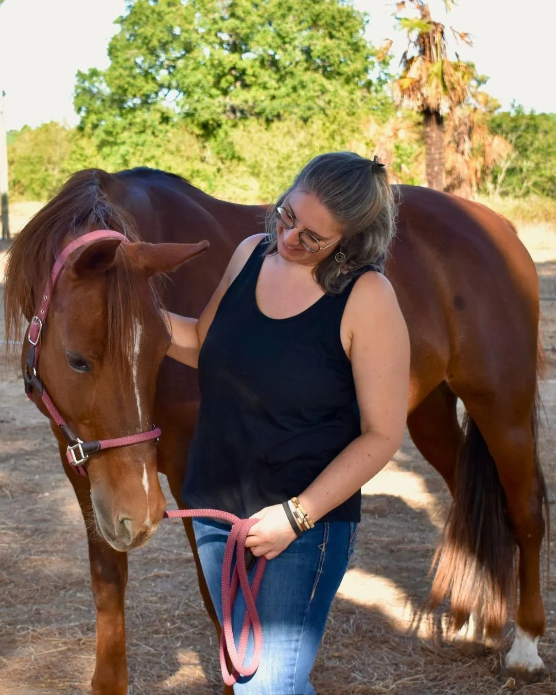 Une femme qui se demande quand mettre son cheval en retraite