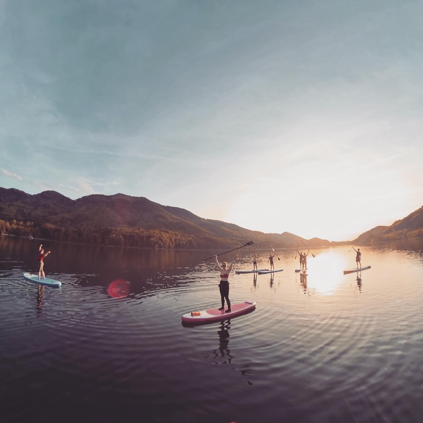 Das wird eine SUPer Sommer Woche!
.
.
Welcher See geh&ouml;rt zu deinen SUP Favoriten?
.
#fuschlsee #mondsee #attersee #wolfgangsee #salzkammergut #visitaustria #standuppaddling #girlsonsup #sundowner #welovewhatwedo❤️ #comeridewithus