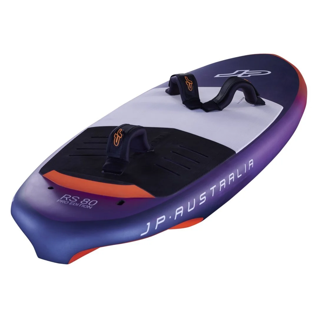 JP RS 80 Pro Edition Wingfoil Board – 3D Ansicht schräg von vorne