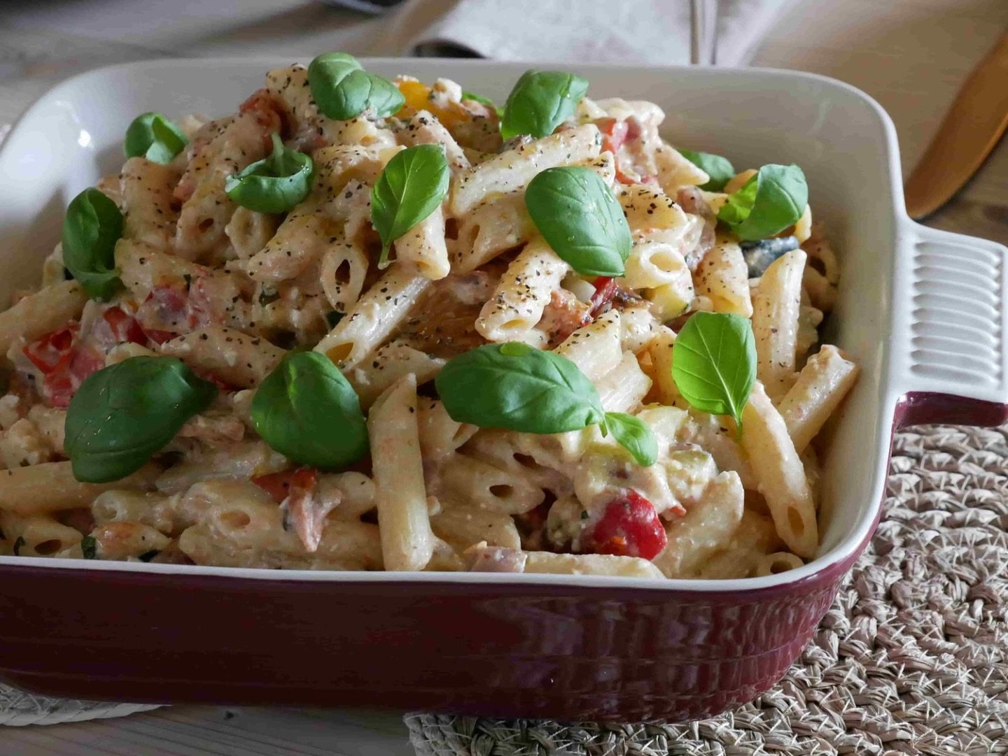 Tomato and feta = the dream team 🍅🧀

This one&rsquo;s for the nights when you want something easy but really satisfying. Juicy British tomatoes, creamy feta, and your favourite pasta, roasted, stirred, and ready to serve.

Here&rsquo;s how to make 