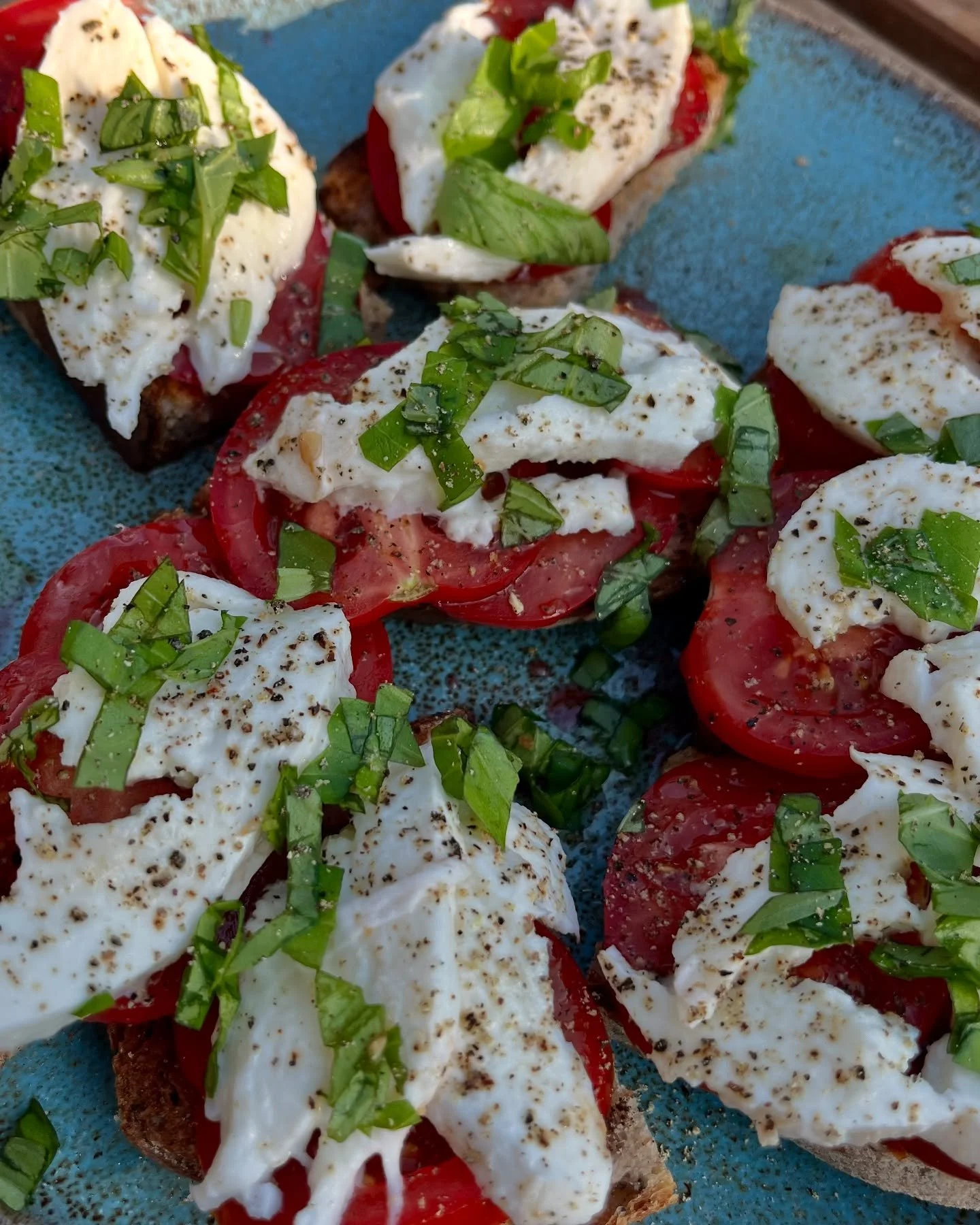 Keeping it simple never tasted so good 🍅🍅🍅
 British tomatoes are ☀️ sunshine ☀️ on a plate &mdash; juicy, sweet, and bursting with flavour. So why overcomplicate things?

We like thin slices piled onto garlicky sourdough toast, topped with creamy 