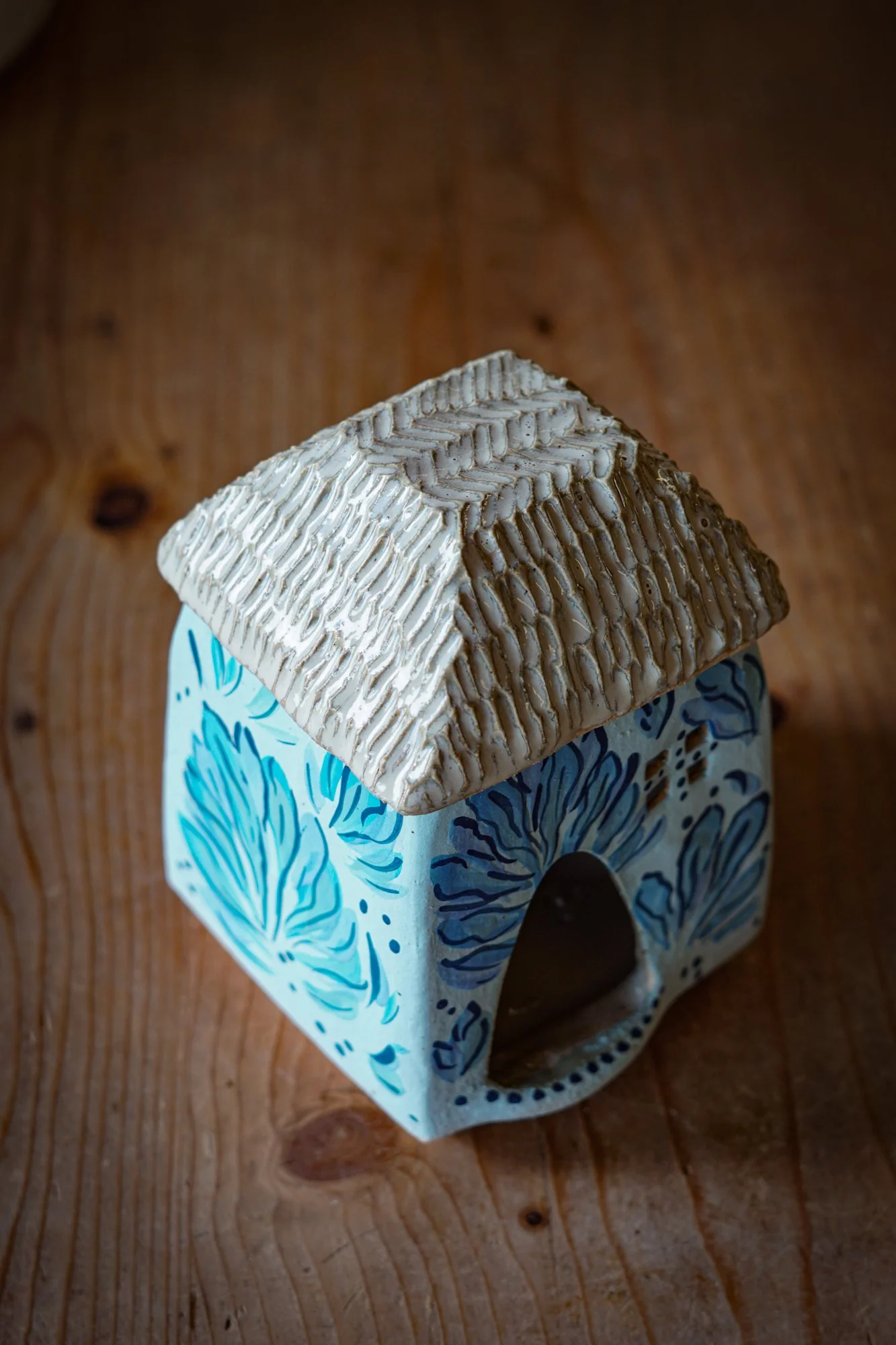 wax-cottage-blue-lotus-06.JPG